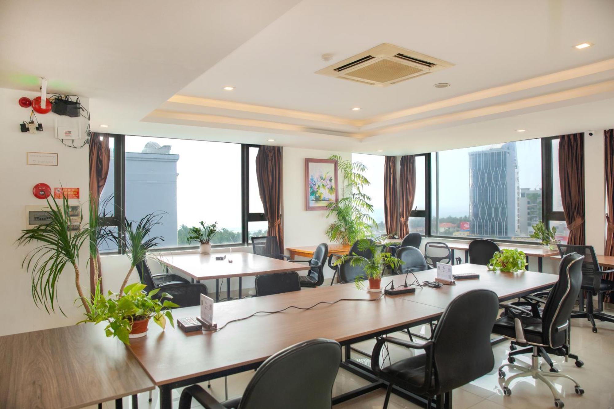 Waikiki Hotel 3*