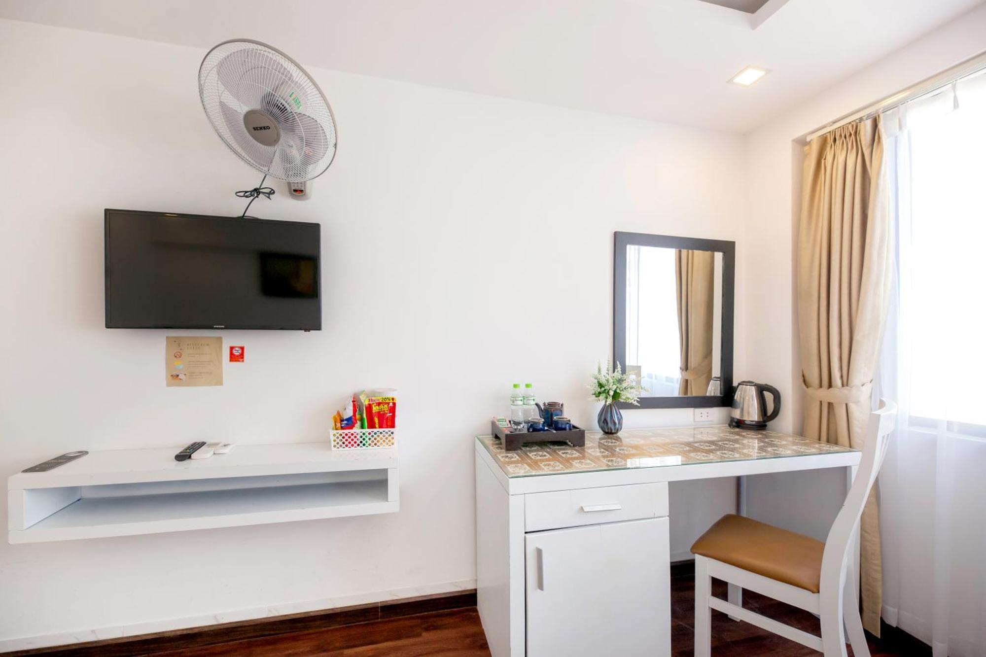 Waikiki Hotel 3*