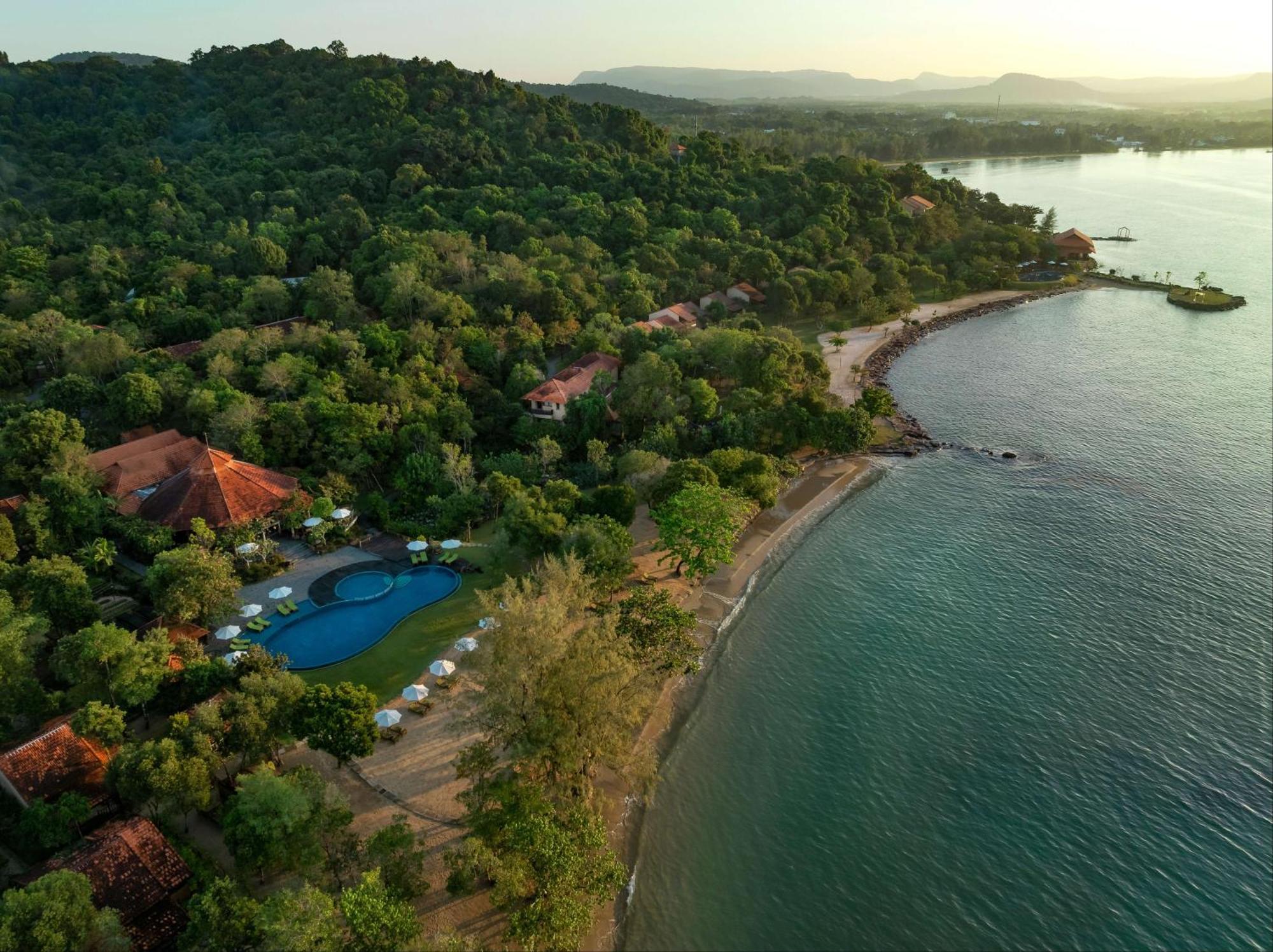 Bay & Resort
