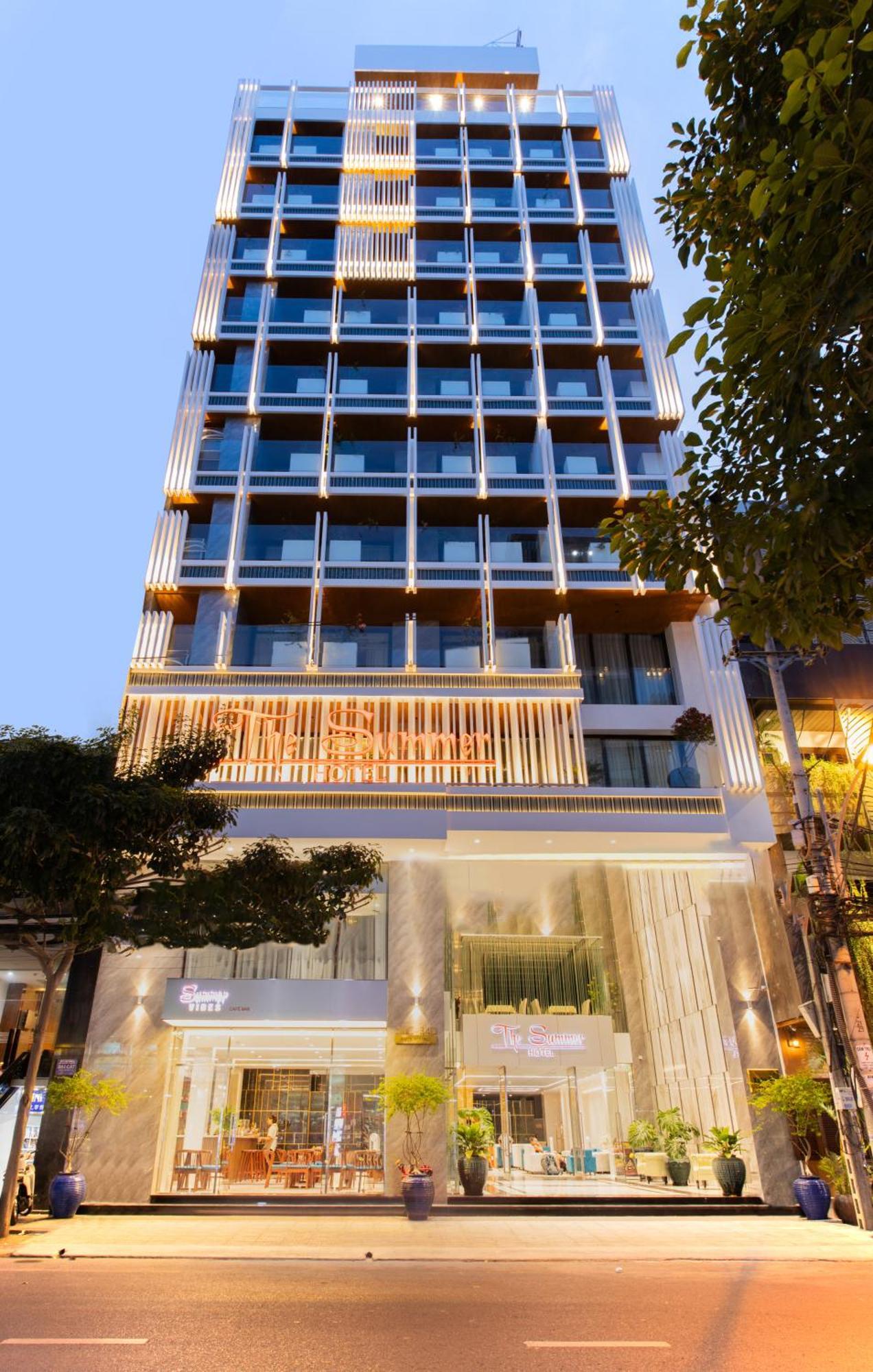 The Summer Hotel 4*
