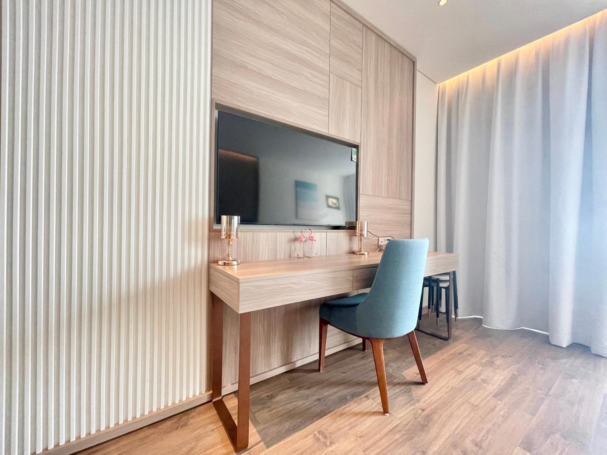 A La Carte 811 Apartment