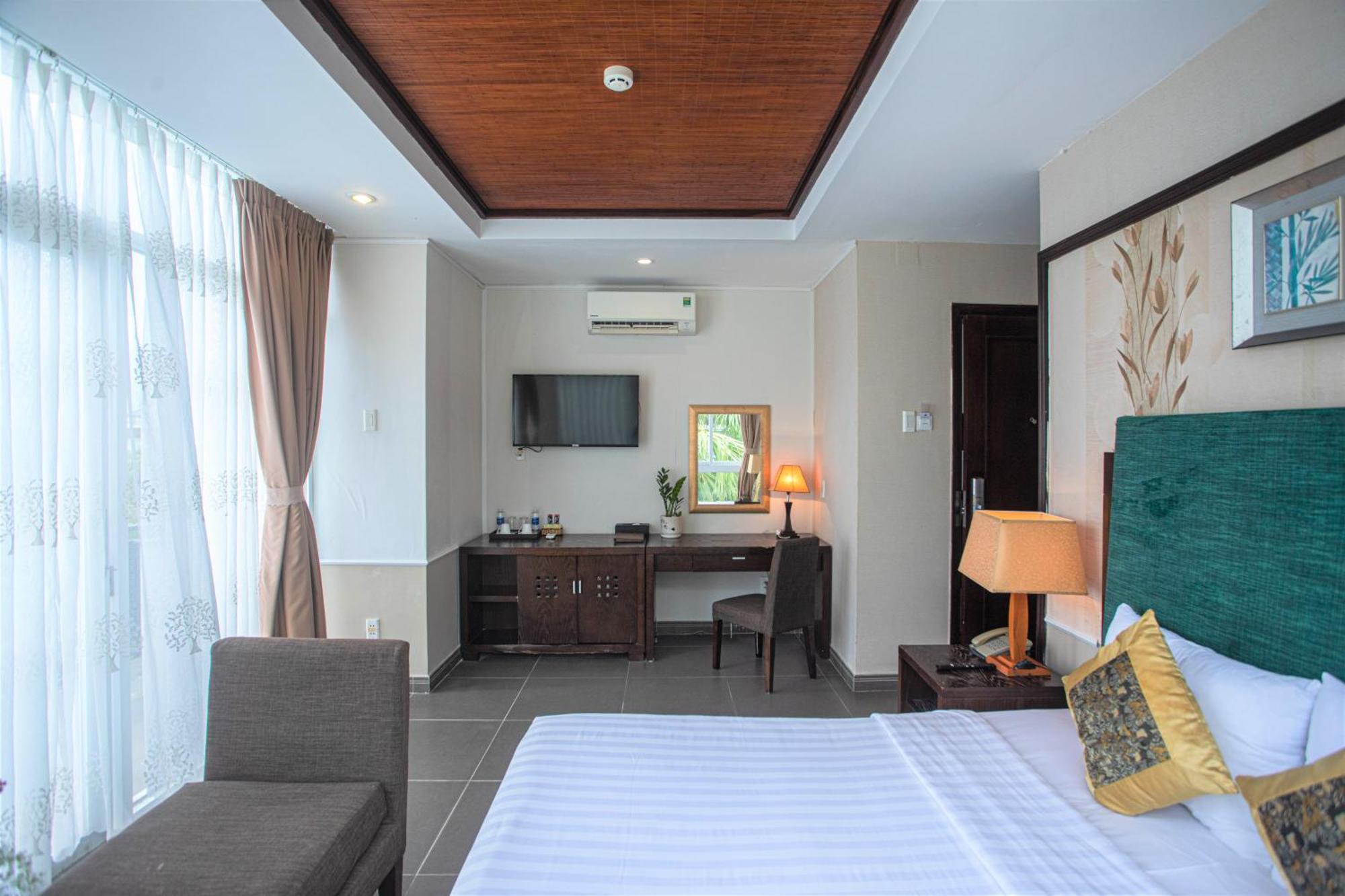 Seaside 4*