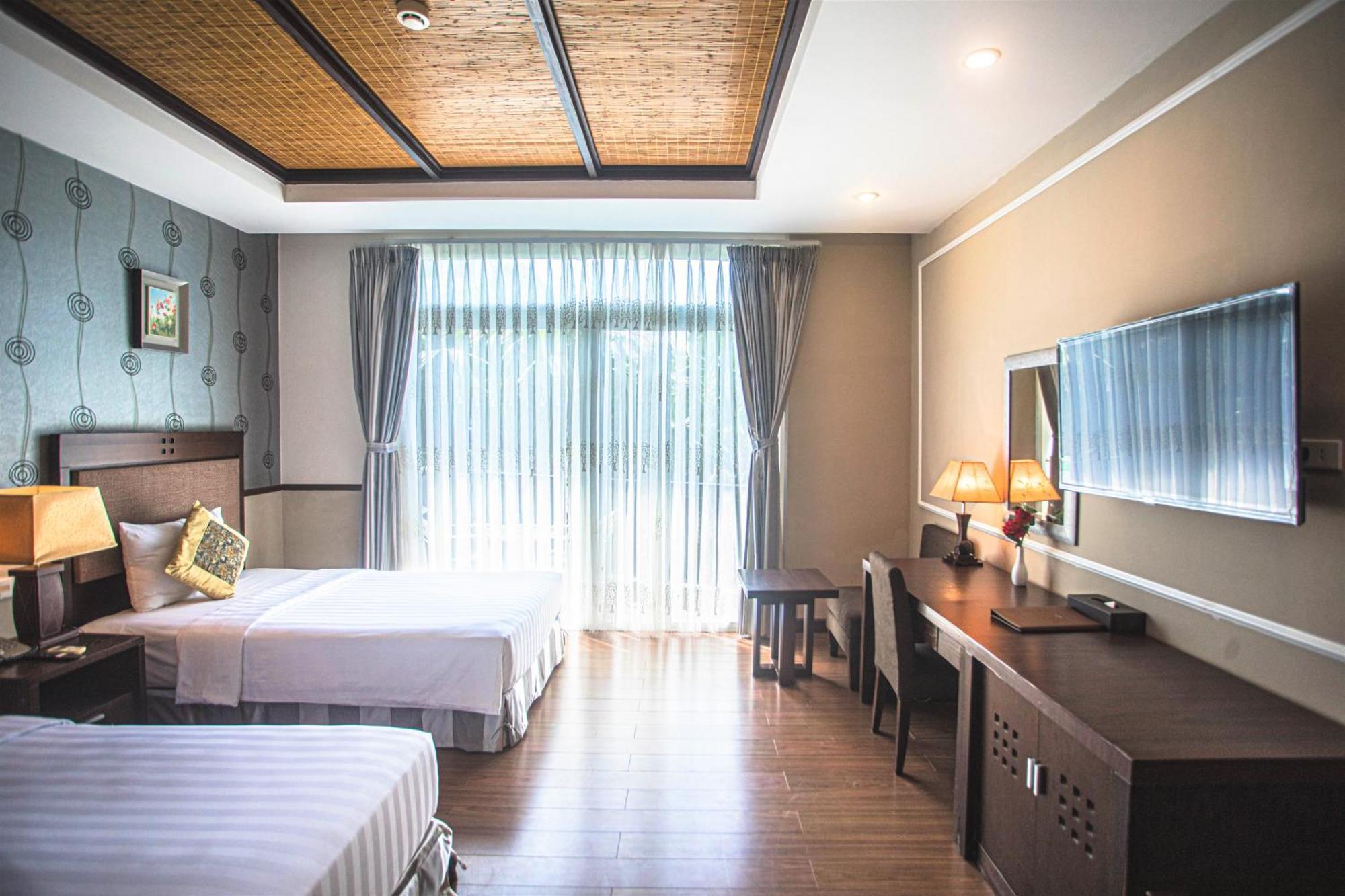 Seaside 4*