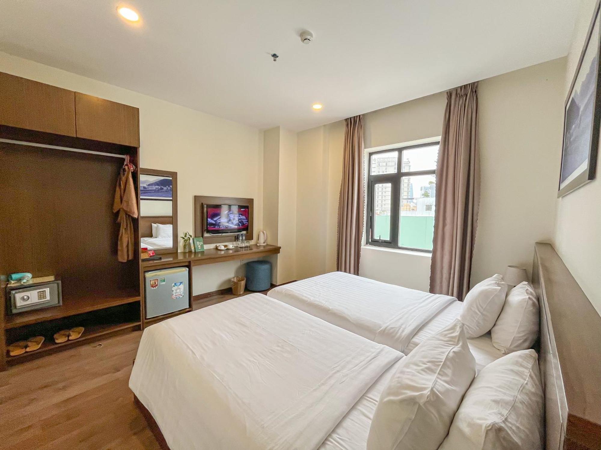 & Hotel 4*