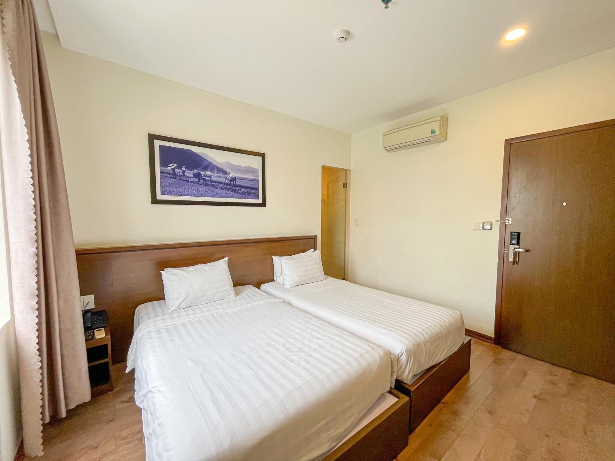 Hotel & 4*
