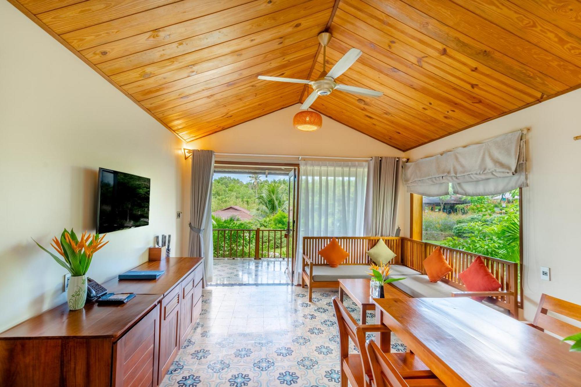 Resort Camia &