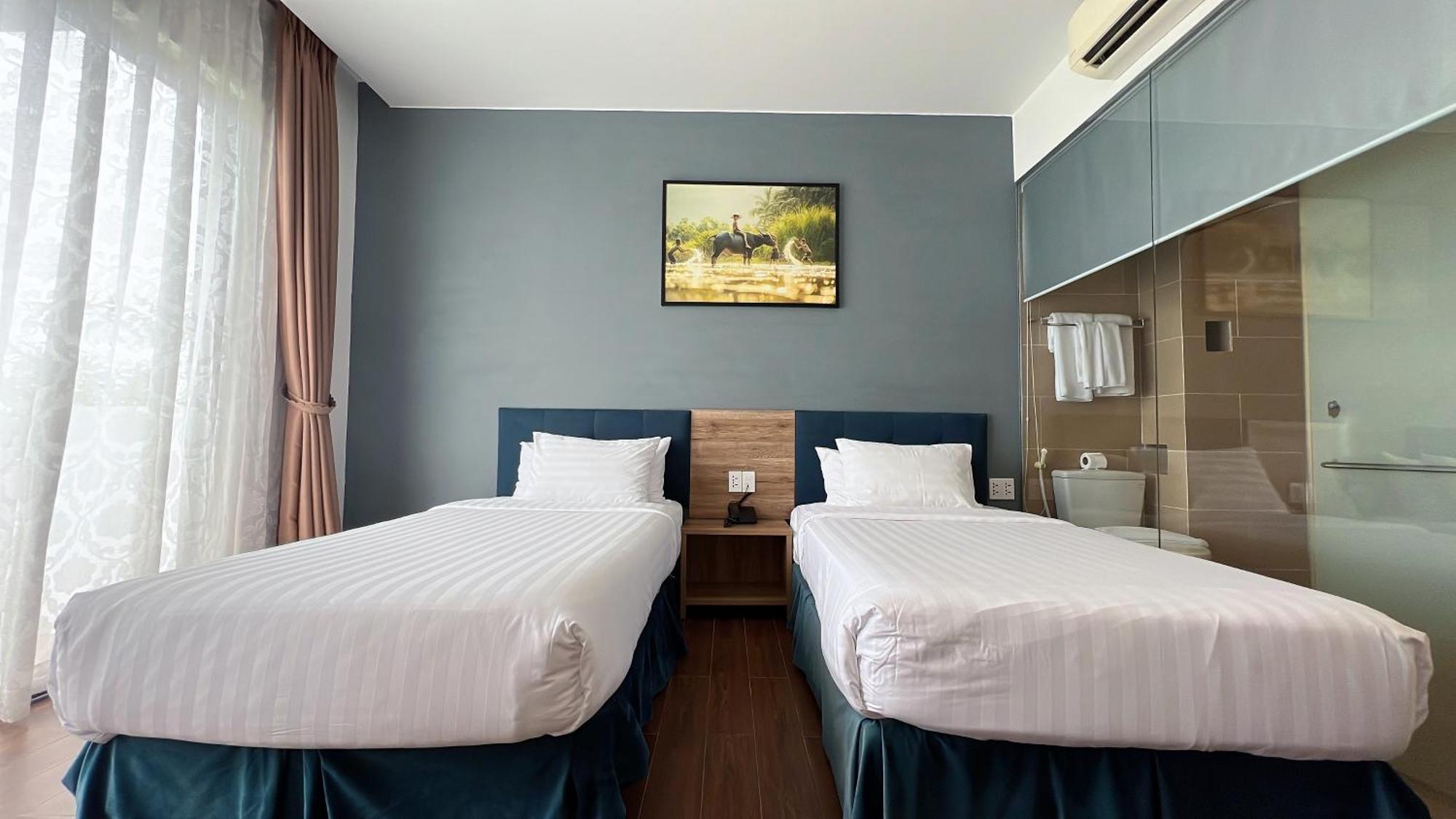 Tom Hill Boutique & 4*