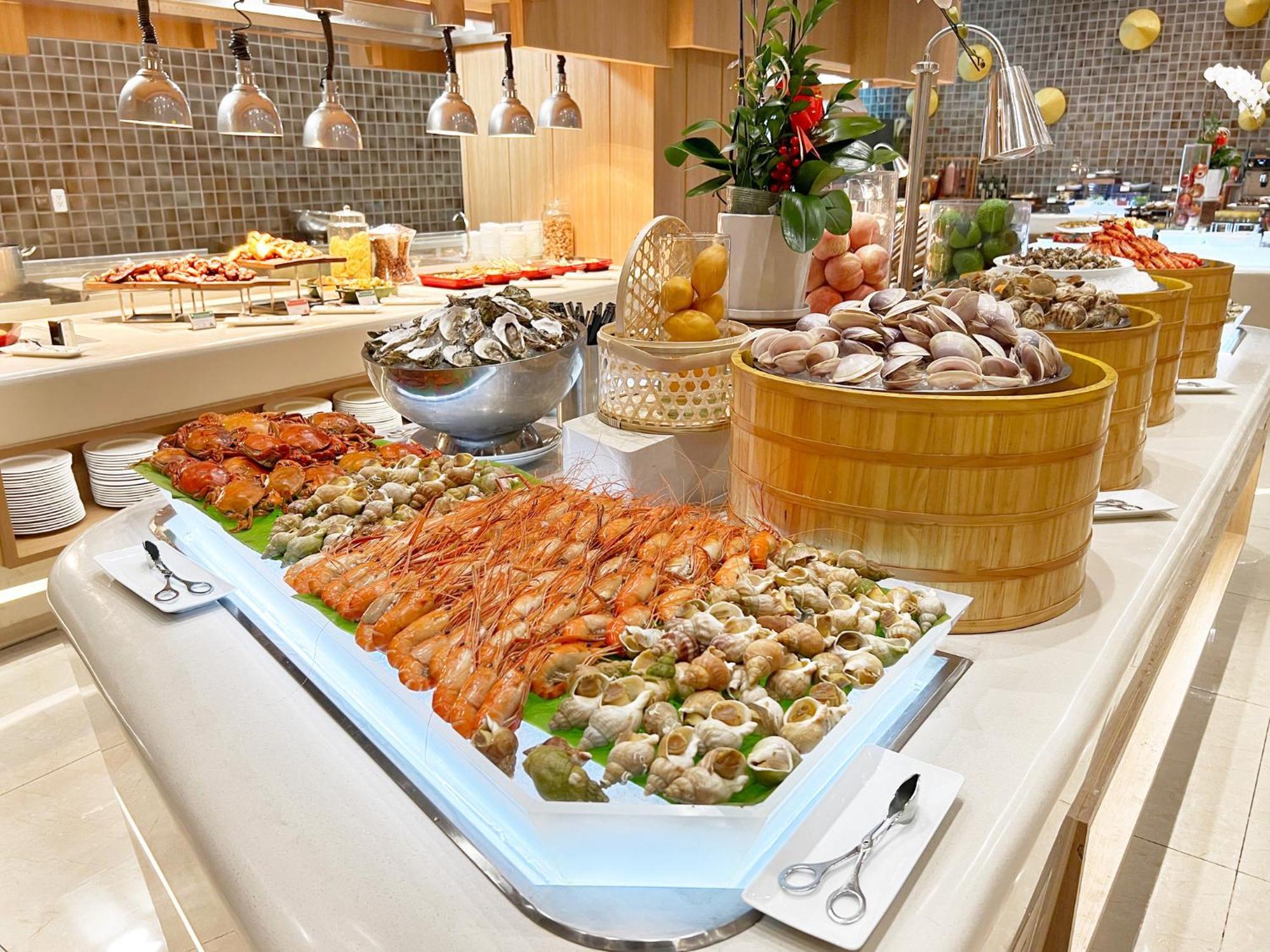 & Saigon Airport By Ihg Hotel 5*