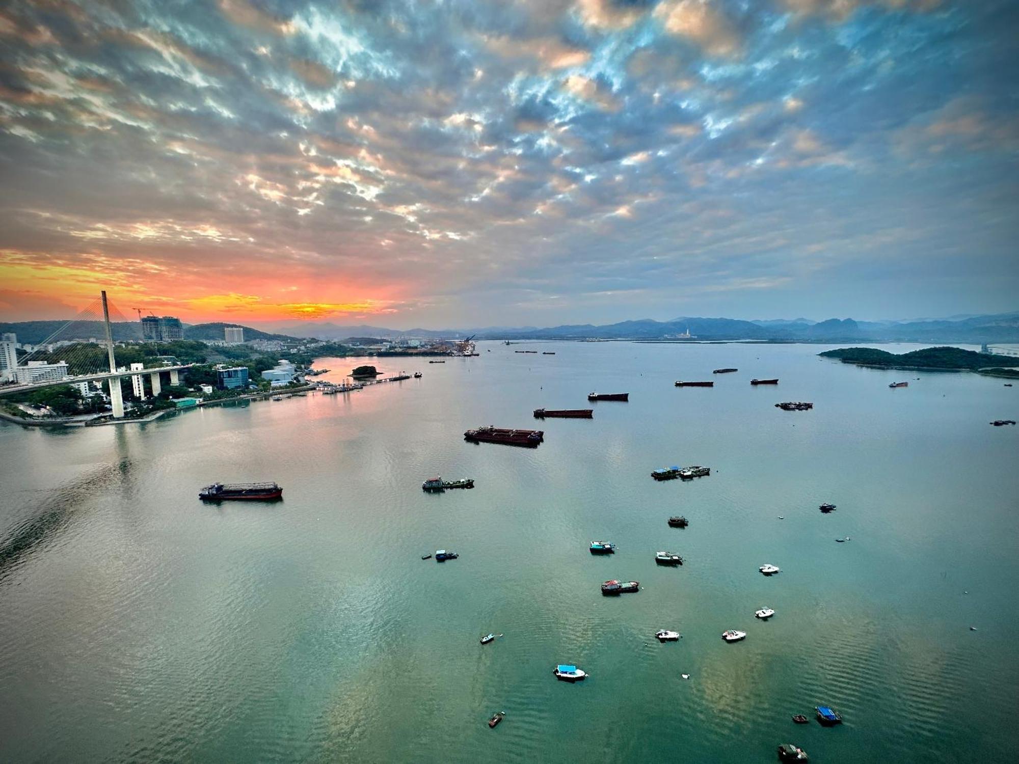 Apartment On 27th & 32nd Floor,ha Long Bay View & Bai Chay Bridge Ha Long
