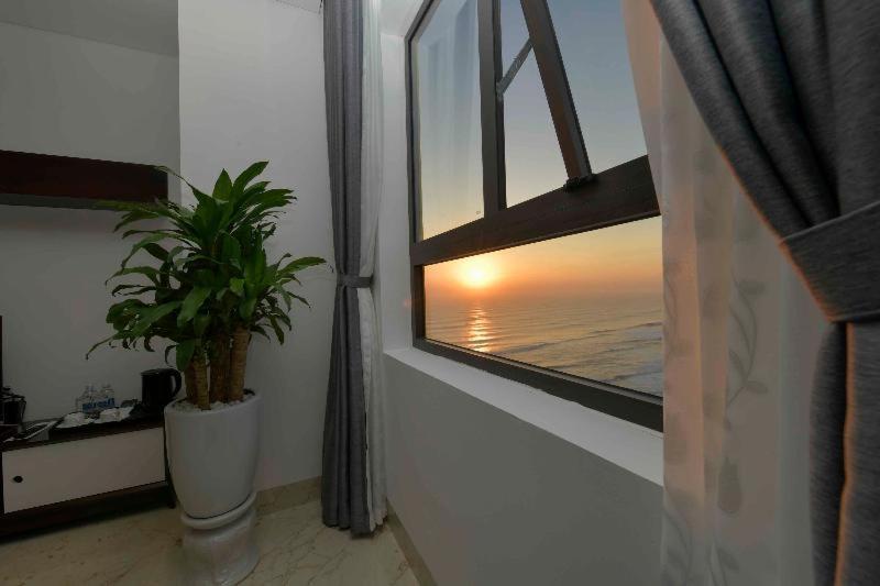 Eden Ocean View 4*