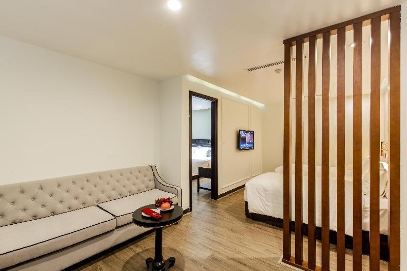Hotel Square Affiliated By Melia