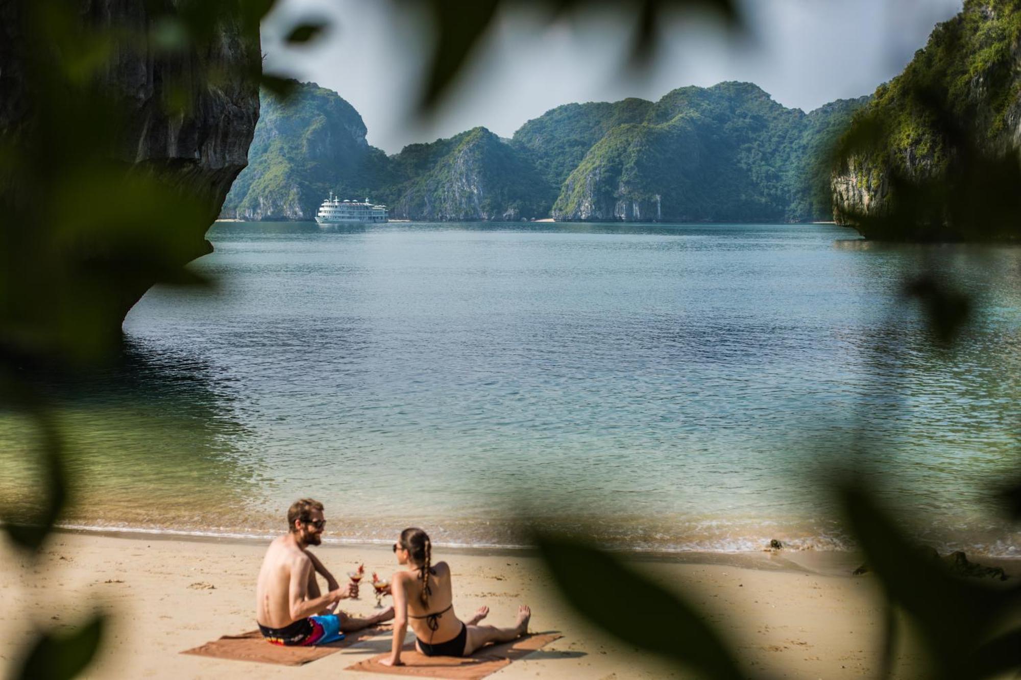 Bhaya Halong Cruises  Ha Long