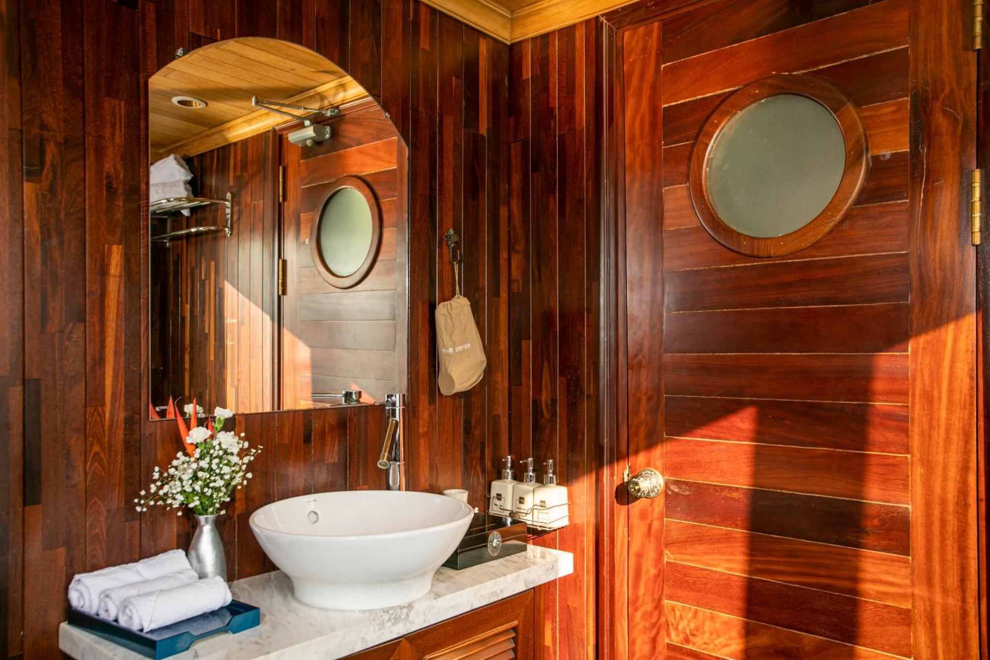  Bhaya Halong Cruises