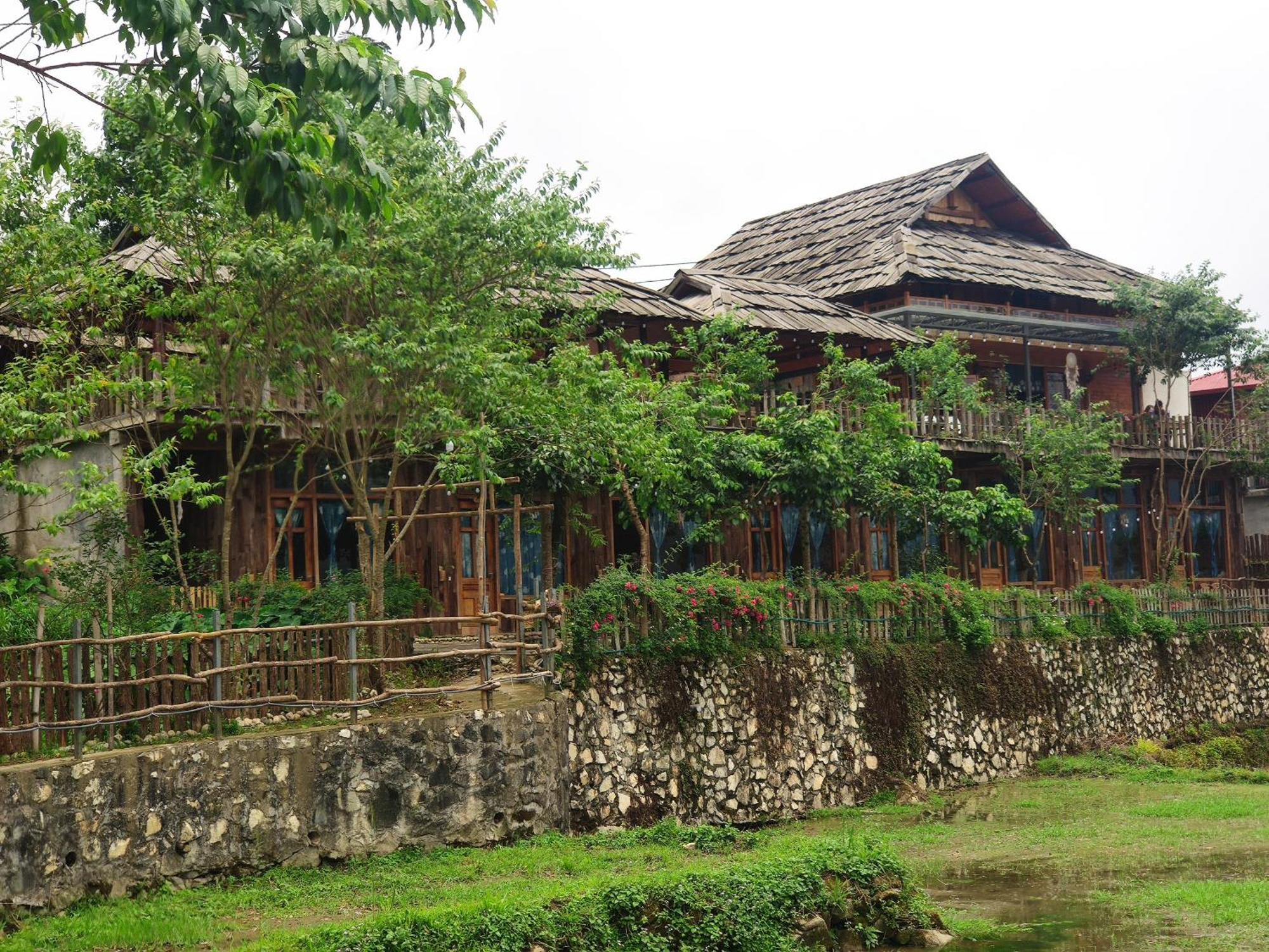 Khen Mong Nature lều