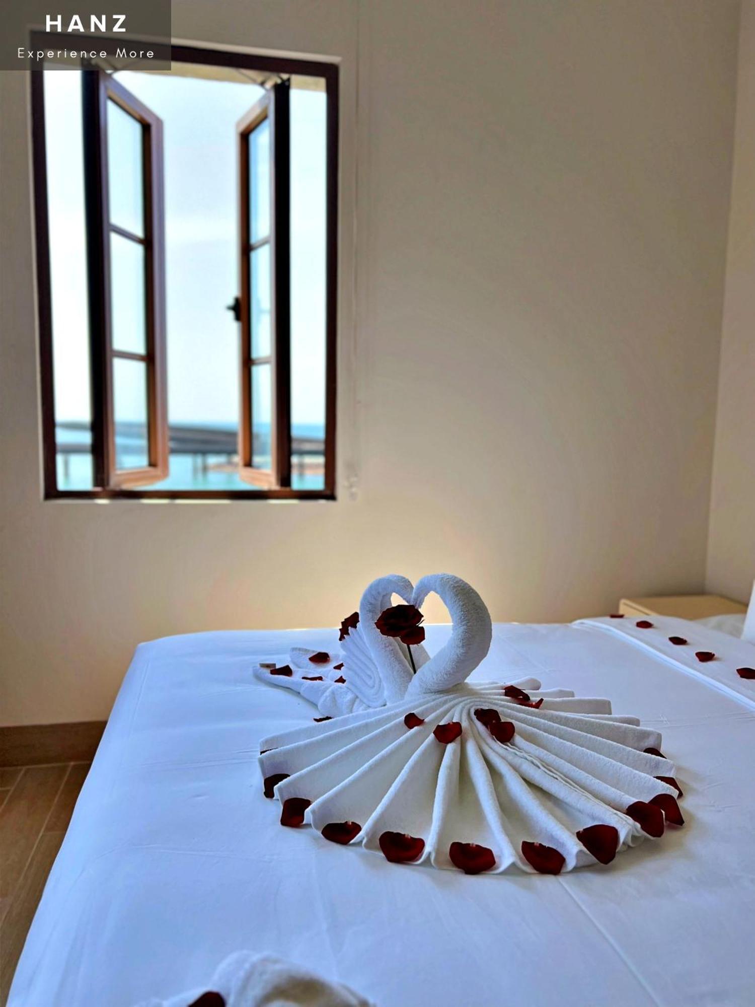 Hanz Lagoon Sunset Escape 4*