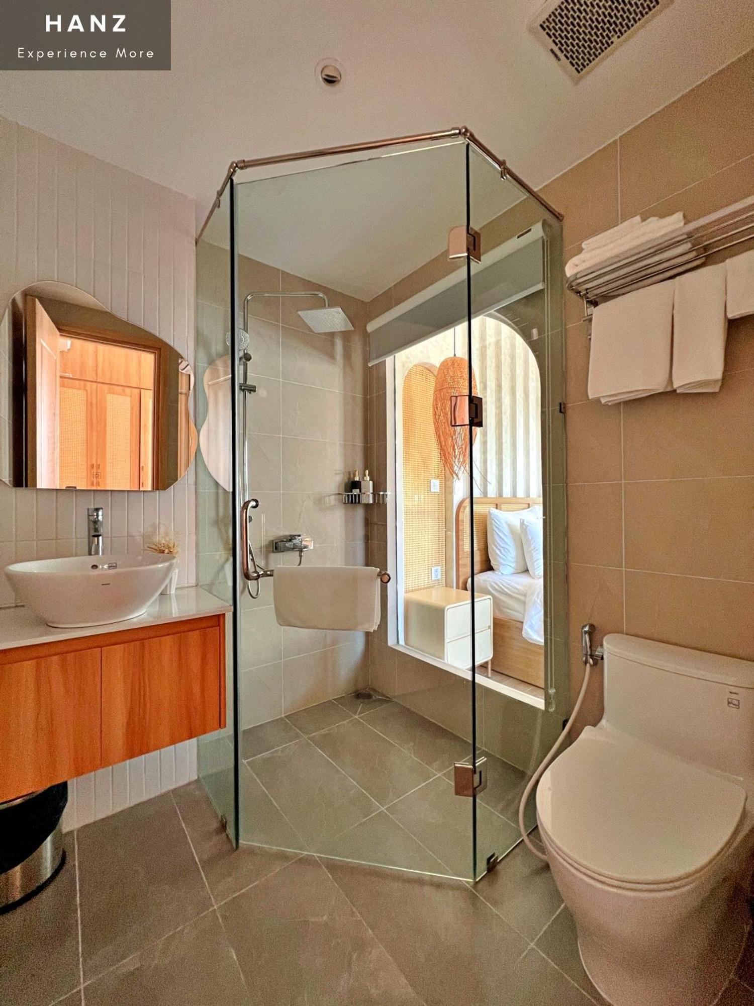 Hanz Lagoon Sunset Escape Hotel 4*