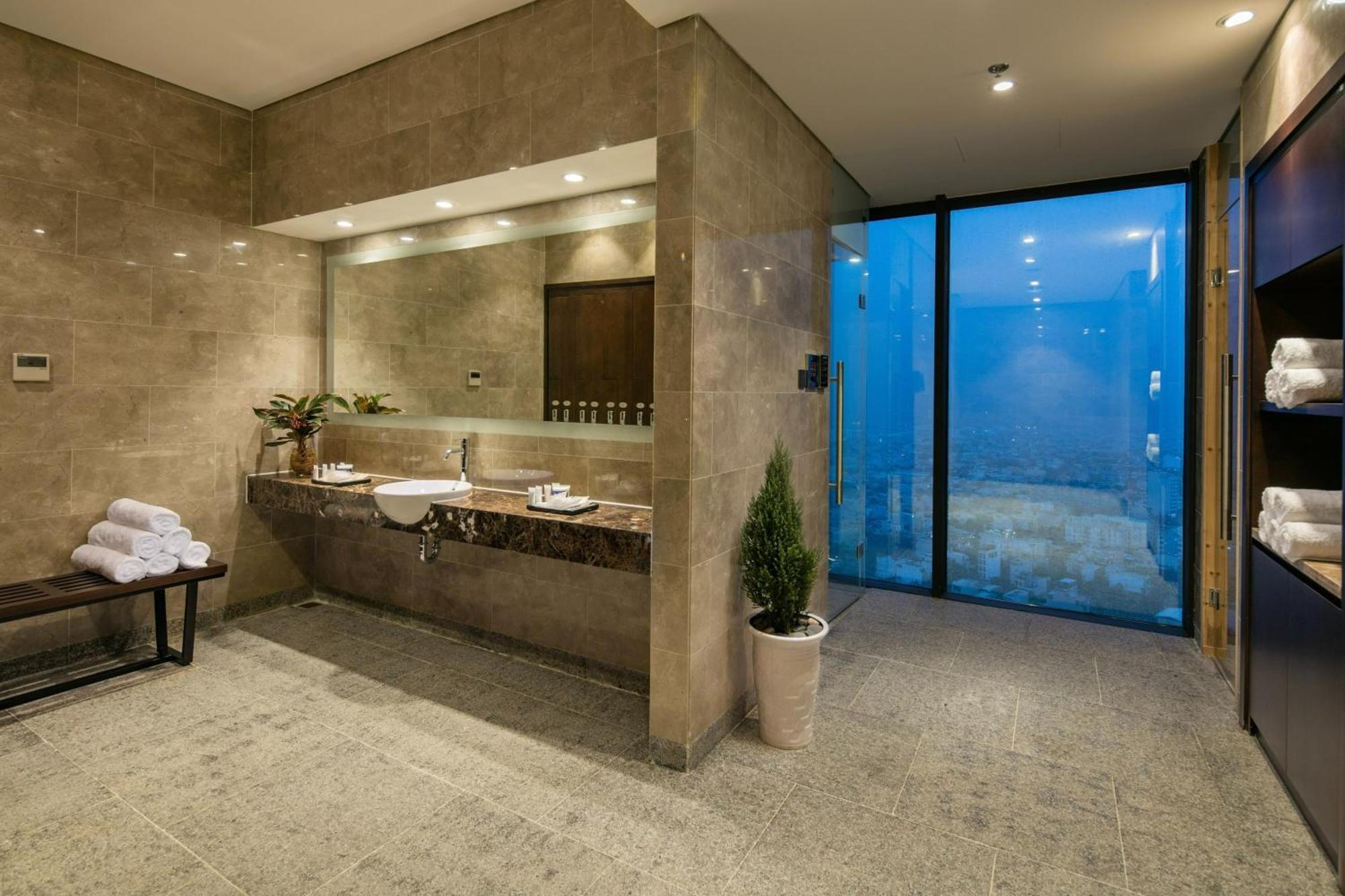 Apartment Luxurious Ocean View - My Khe Front - Hinata Da Nang