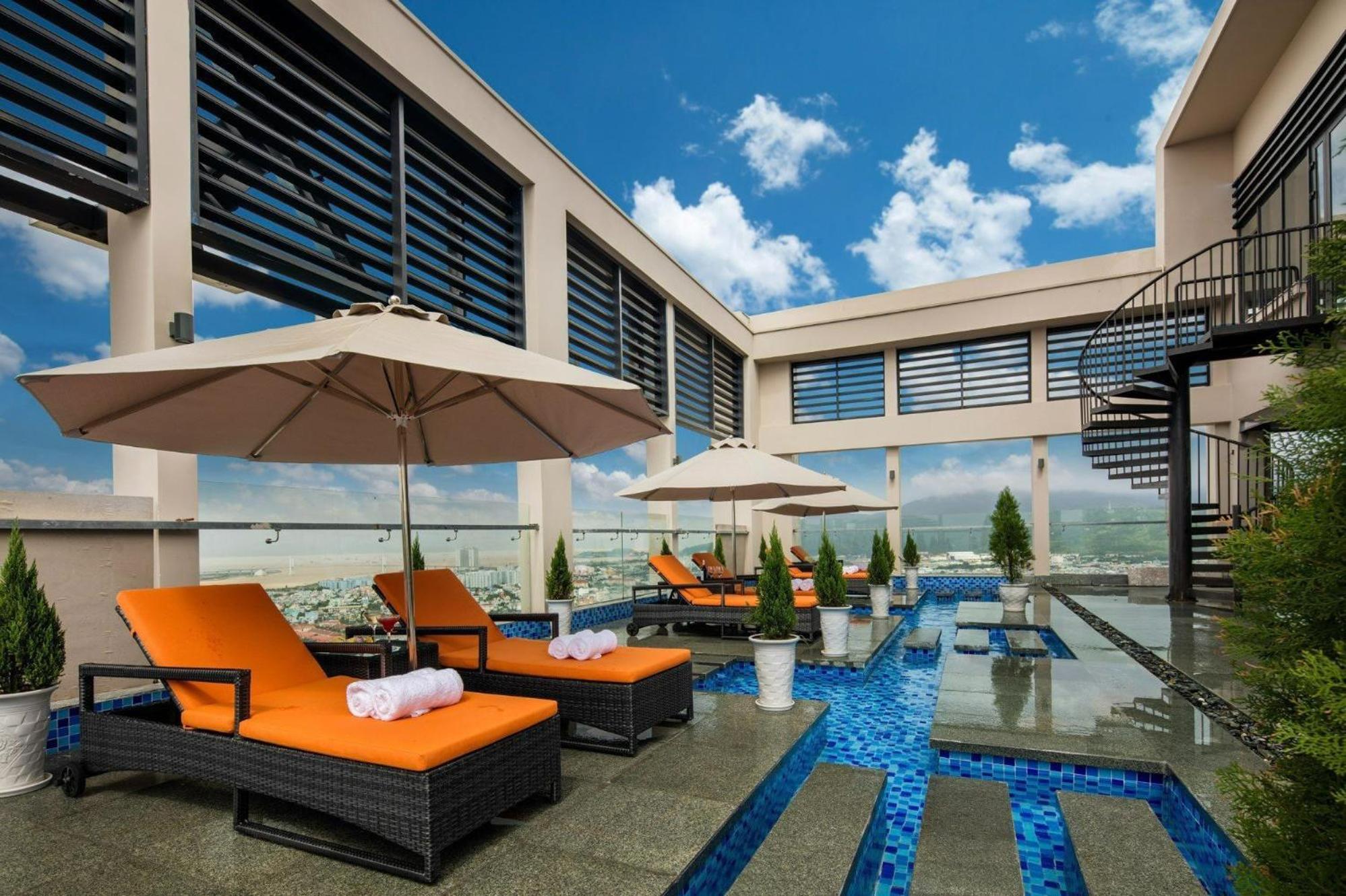 Luxurious Ocean View - My Khe Front - Hinata Apartment Da Nang