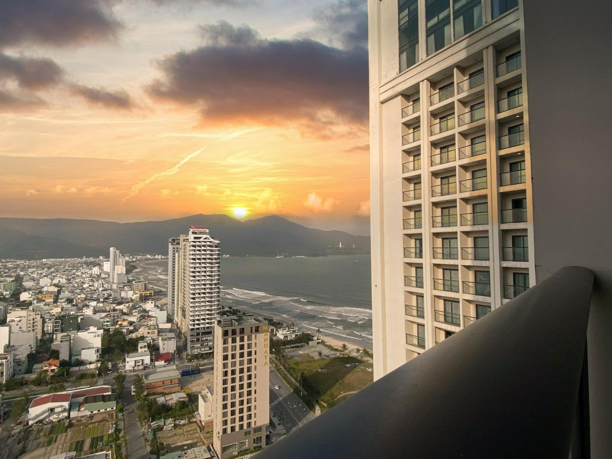 Luxurious Ocean View - My Khe Front - Hinata Apartment