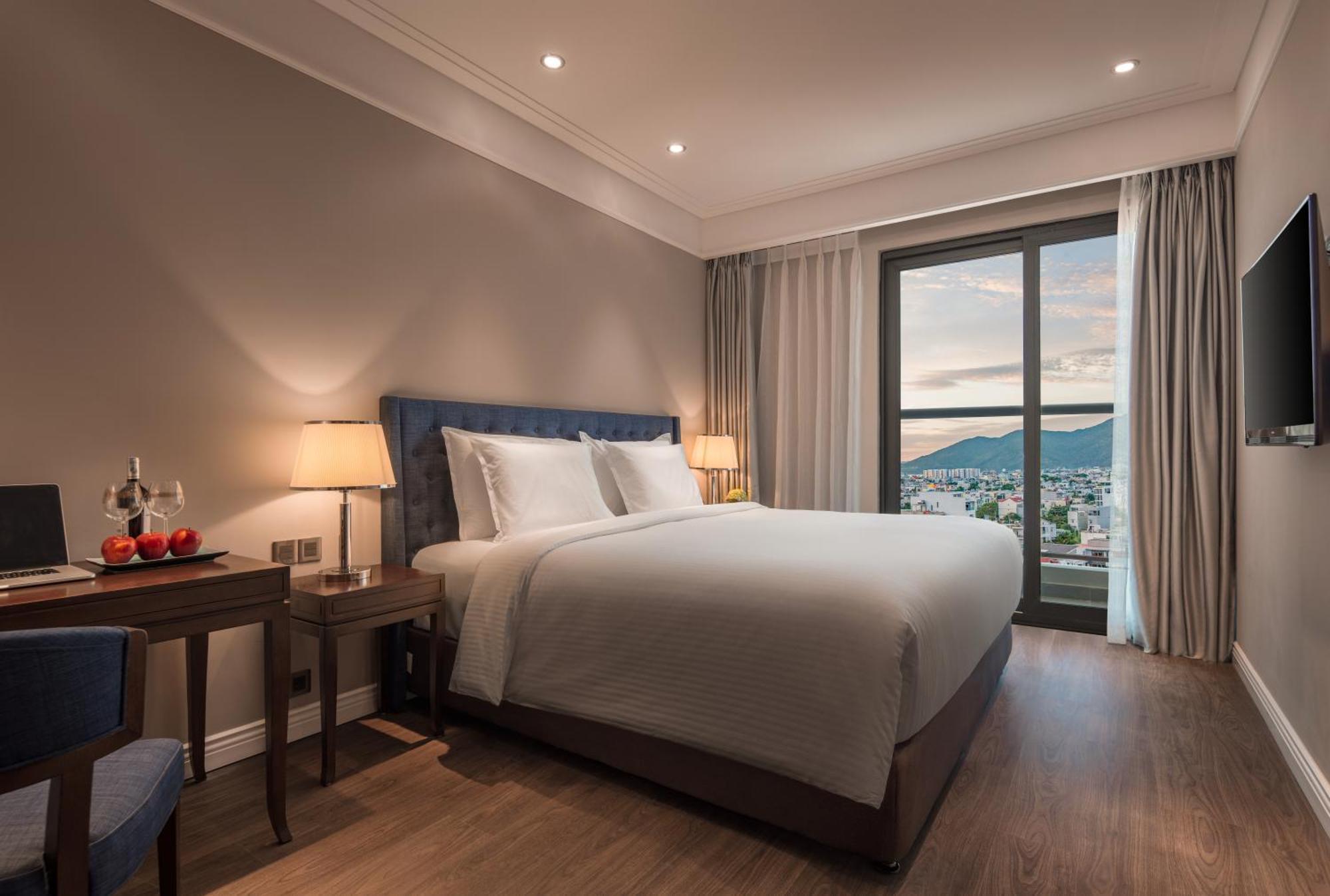 Luxurious Ocean View - My Khe Front - Hinata Apartment Da Nang