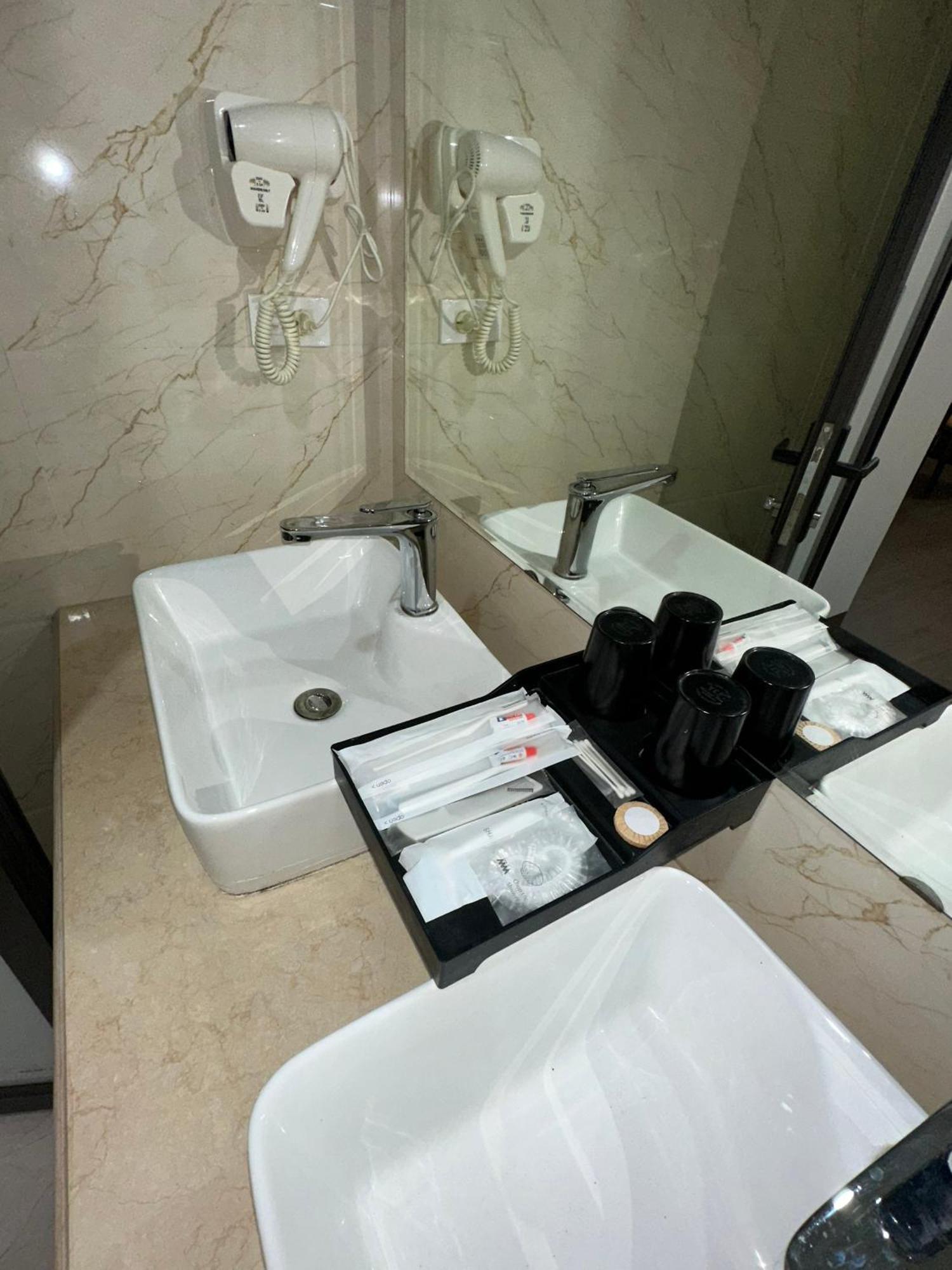 Vinh Khang Hotel 3*