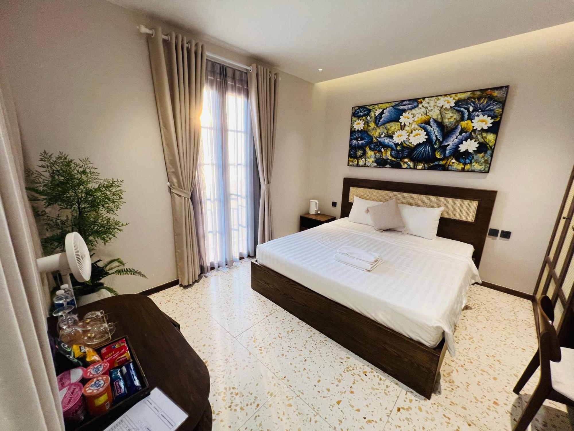 Lotus Cafe Hotel