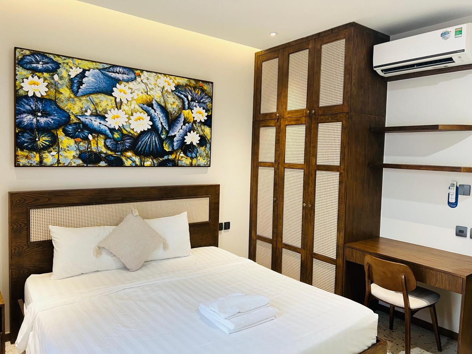 Hotel Lotus Cafe 4*