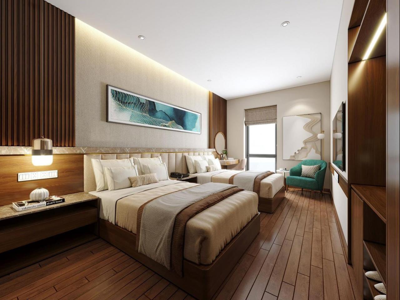 Lucasta Ha Long