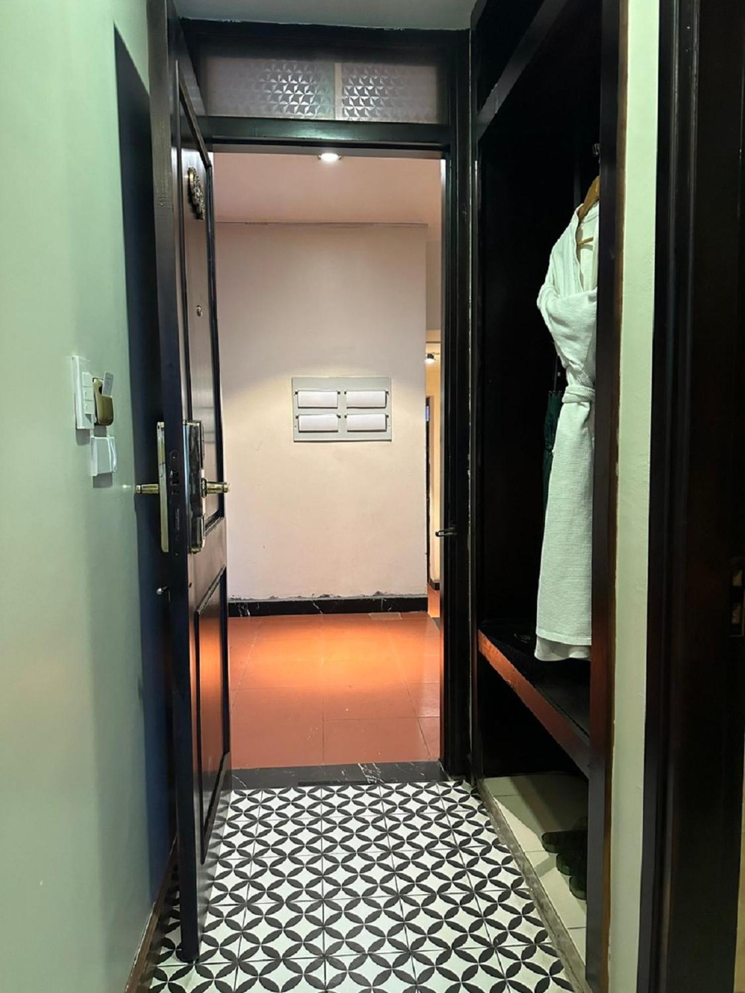 Centre Khách sạn 3*