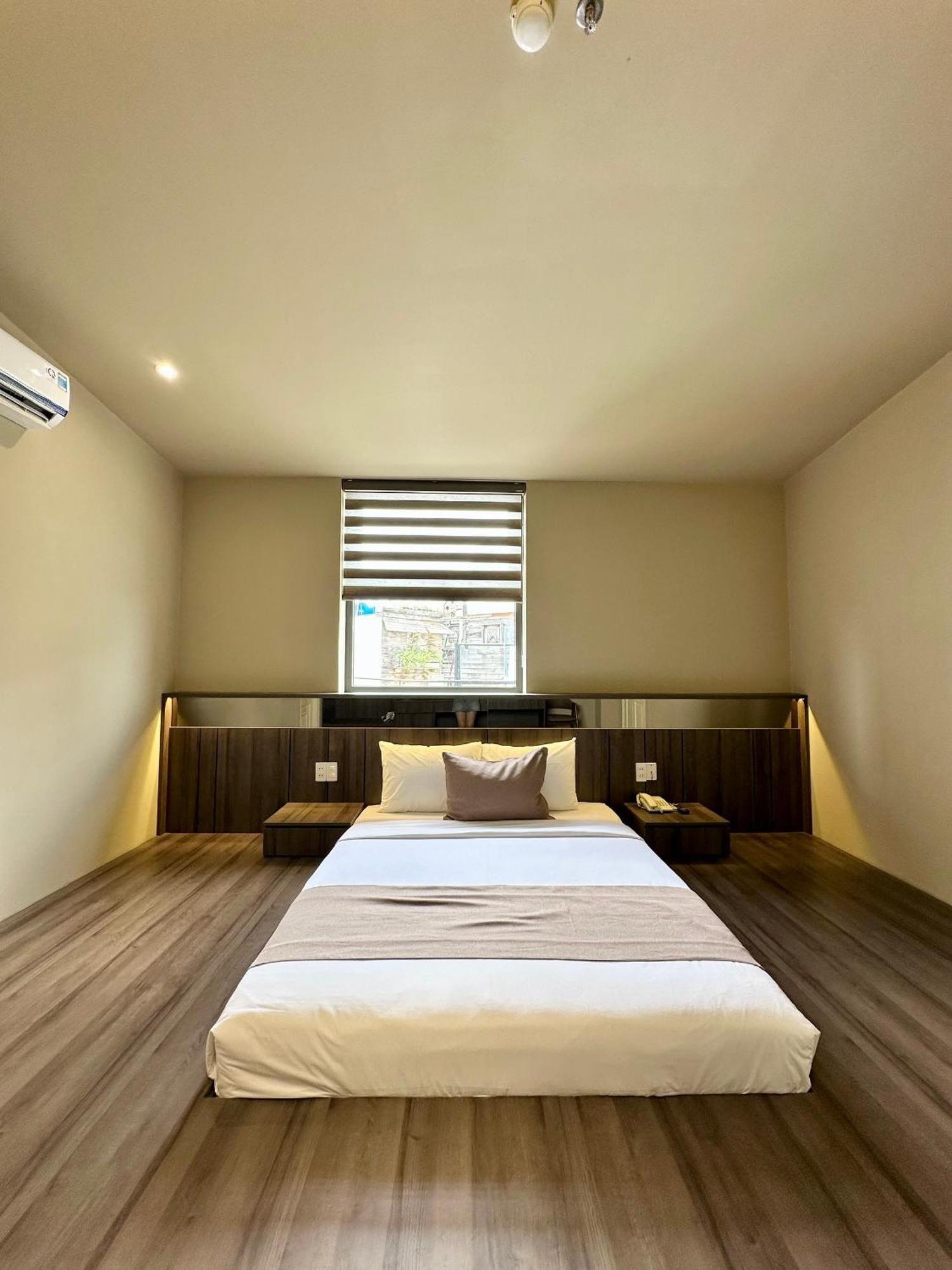 Khách sạn Long 2*