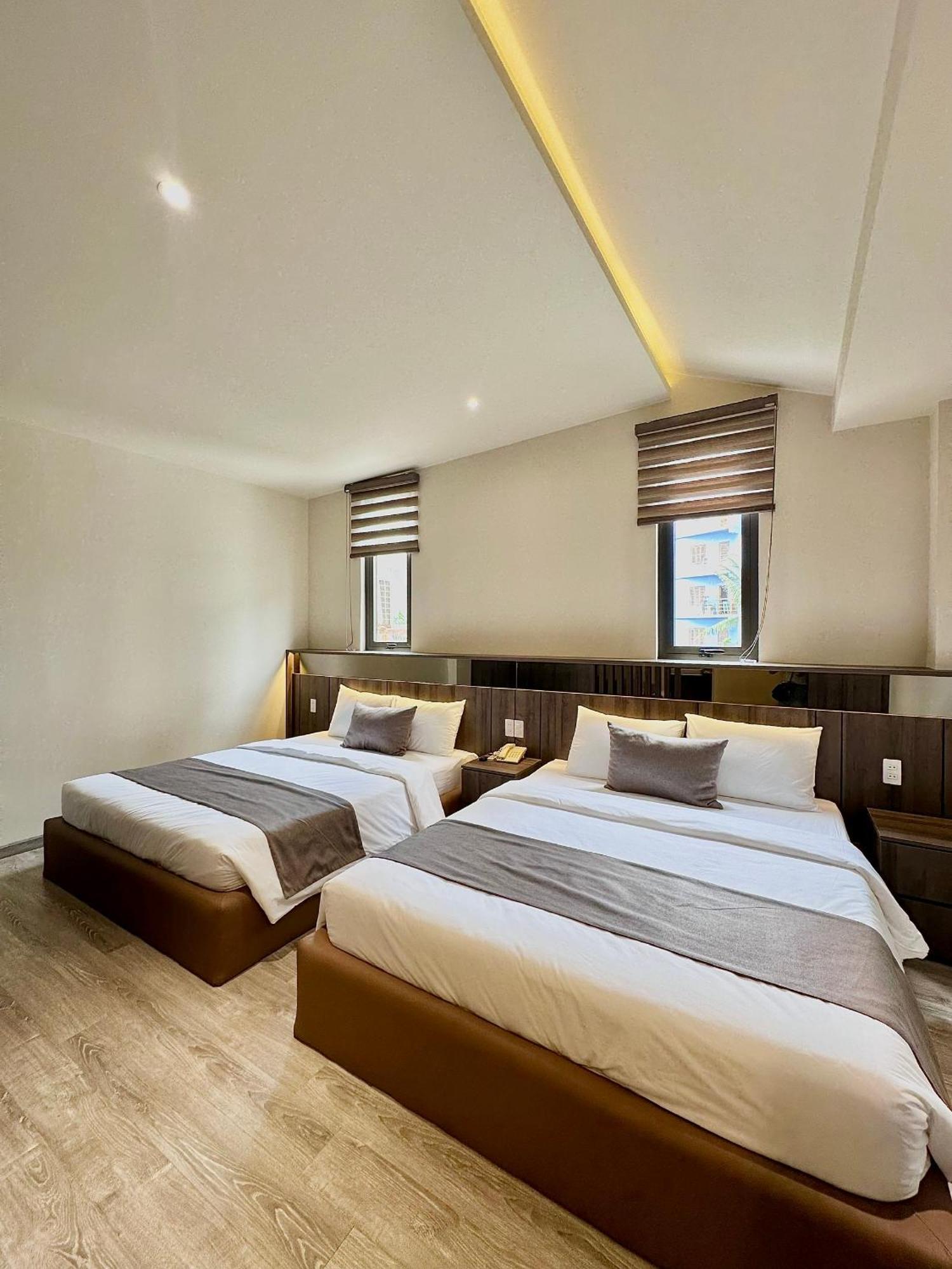 Khách sạn Long 2*
