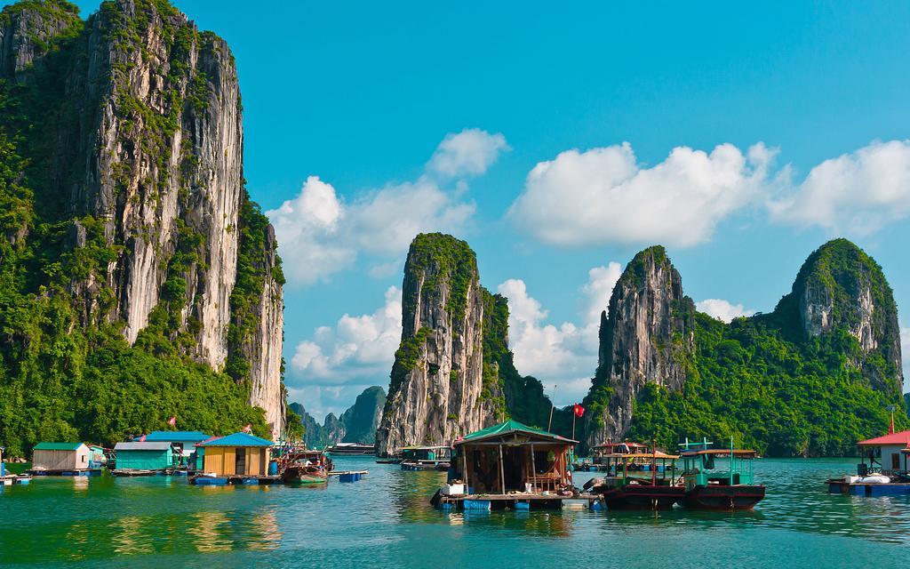 Halong Happy (adults Only) * Hạ Long