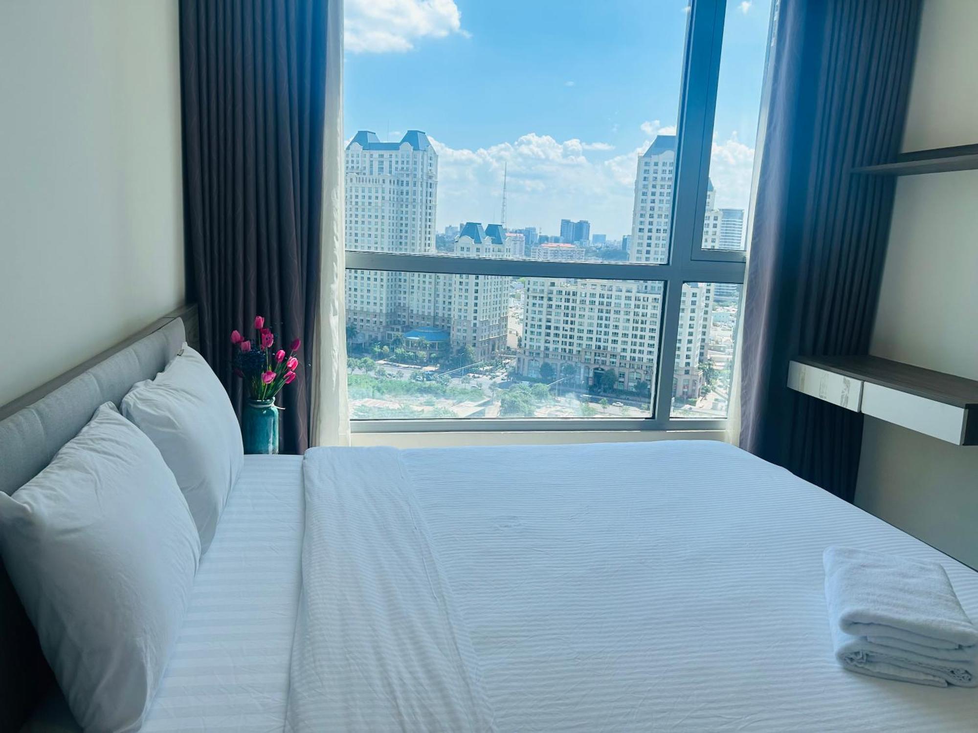 Luxhomes Saigon - Vinhomes Park Căn hộ TP. Hồ Chí Minh