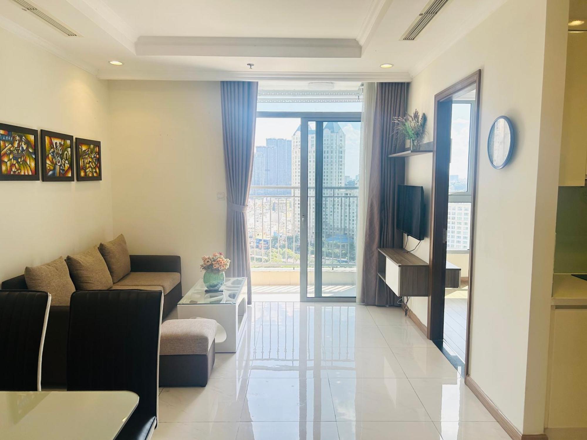 Căn hộ Luxhomes Saigon - Vinhomes Park TP. Hồ Chí Minh