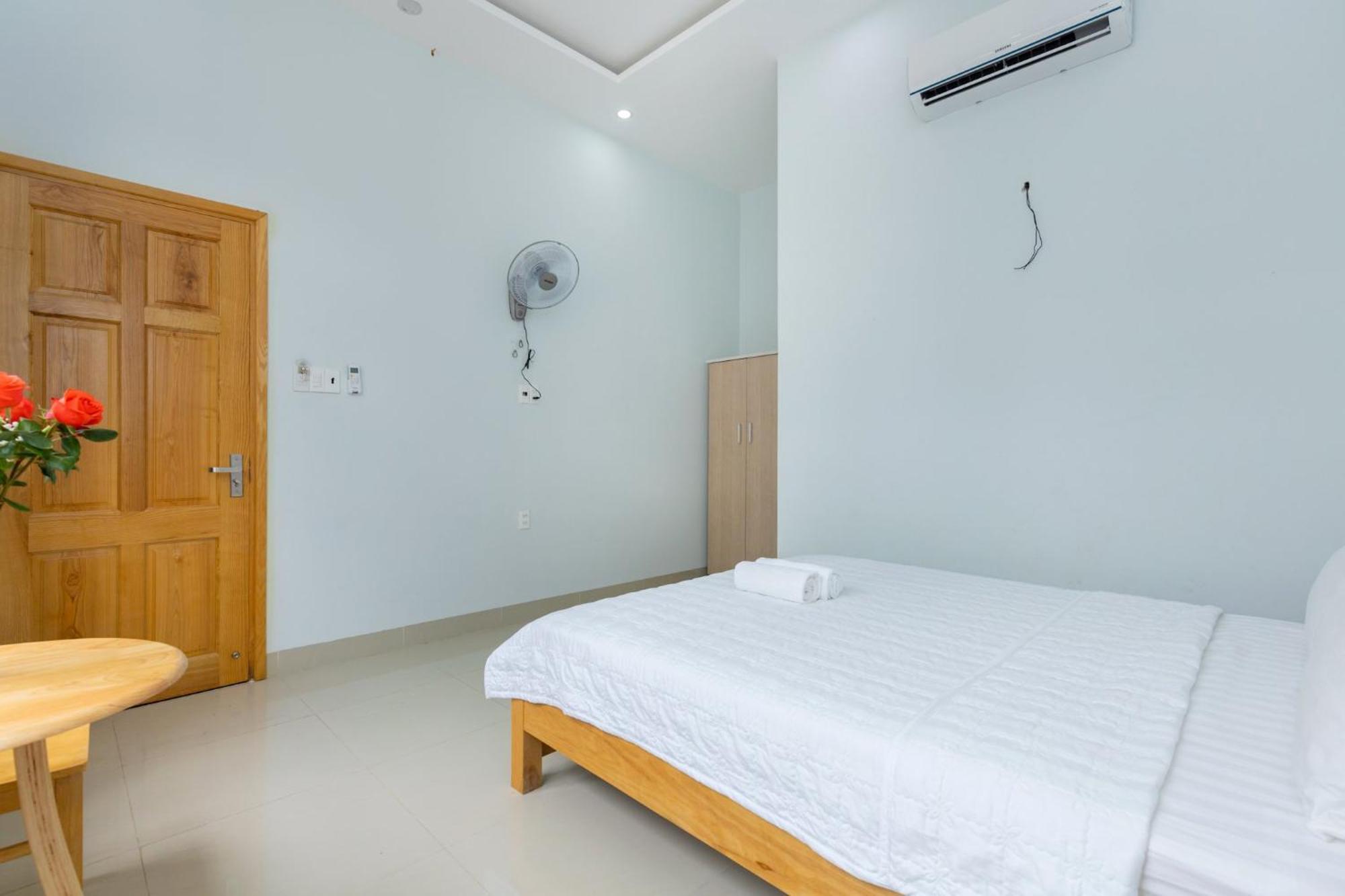 Villa Hoang My - 12 Phong Ngu - Free Bida Karaoke Thang *