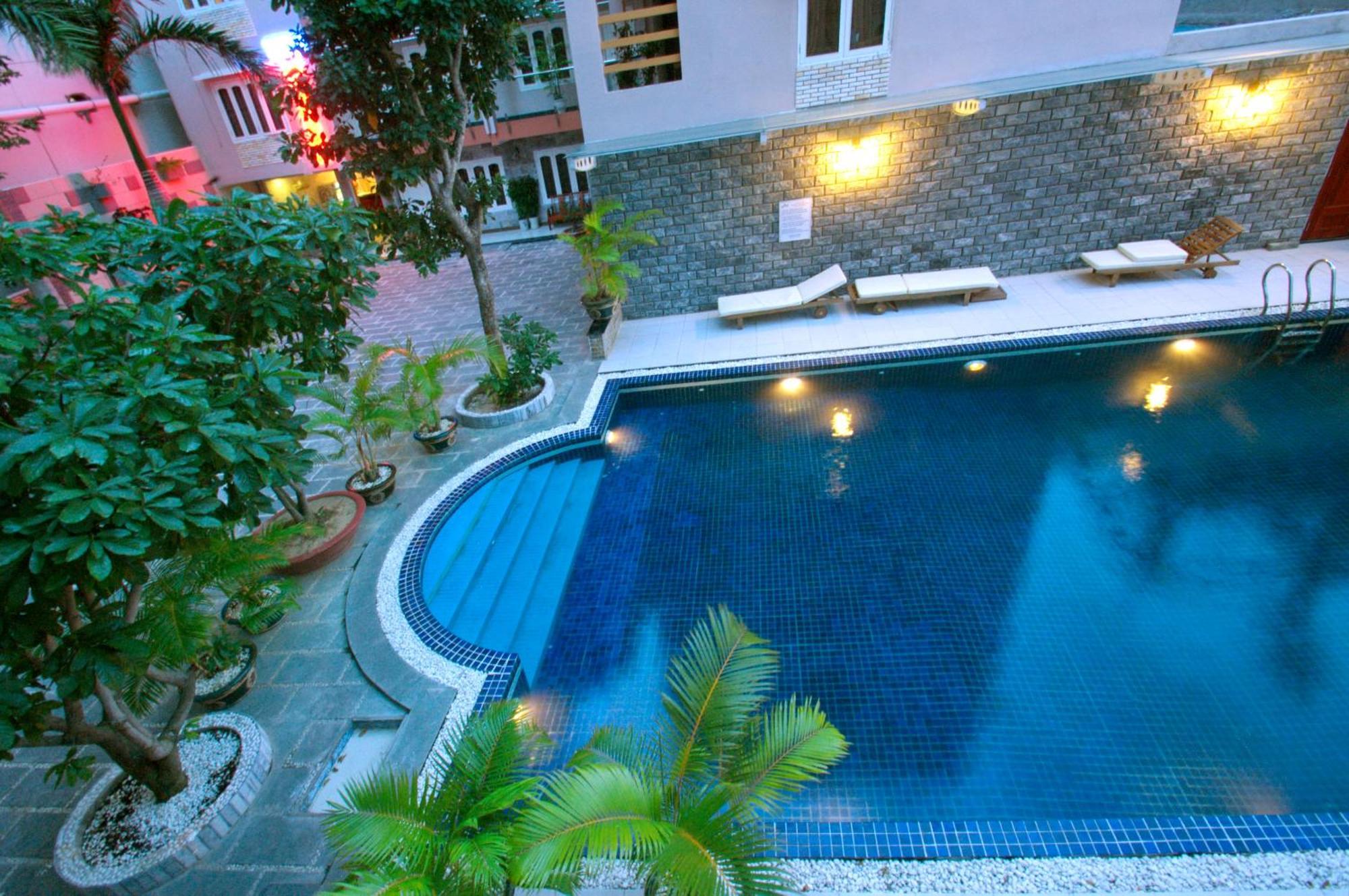 Luxury Hotel