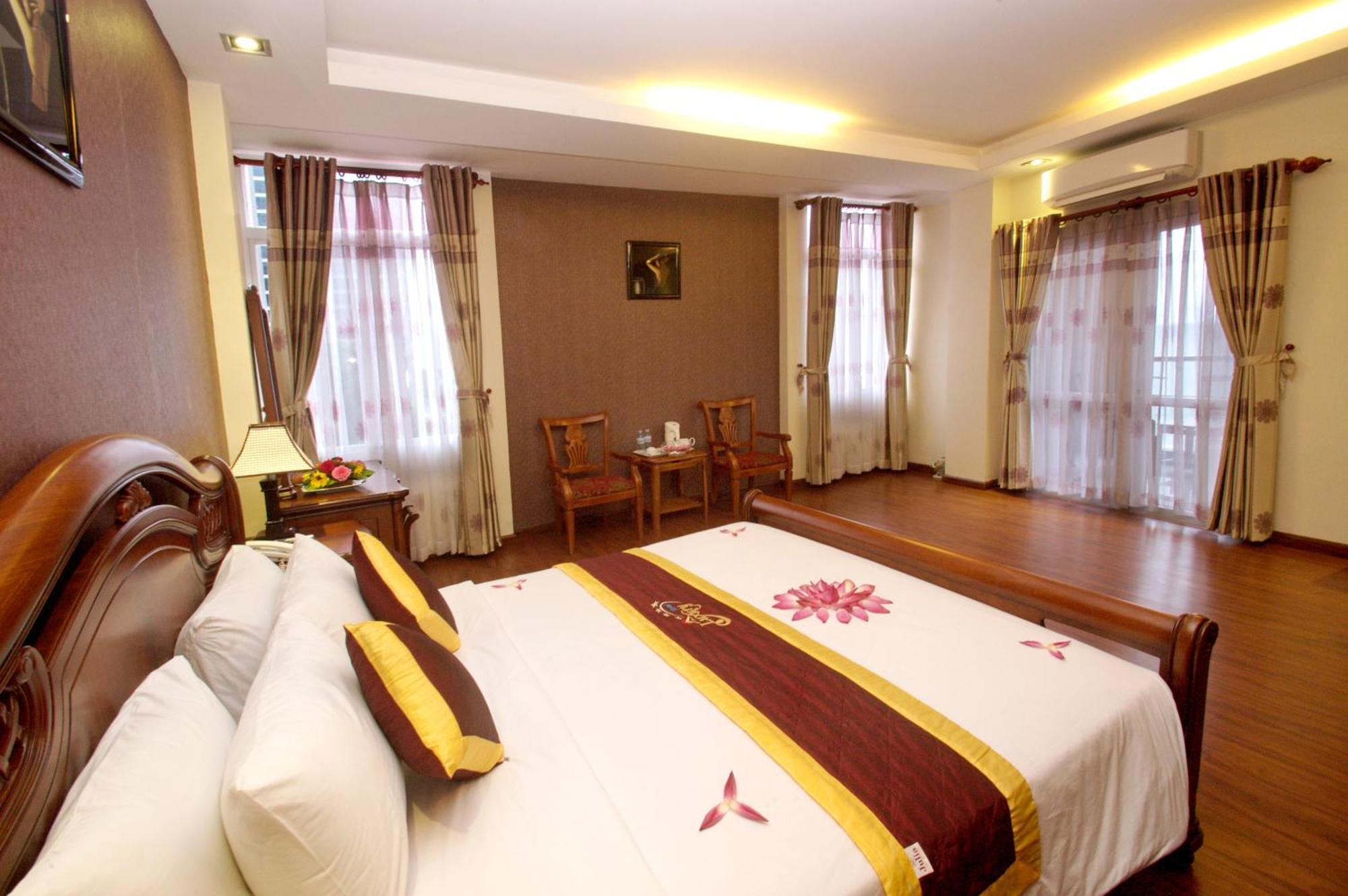Luxury Hotel 3*