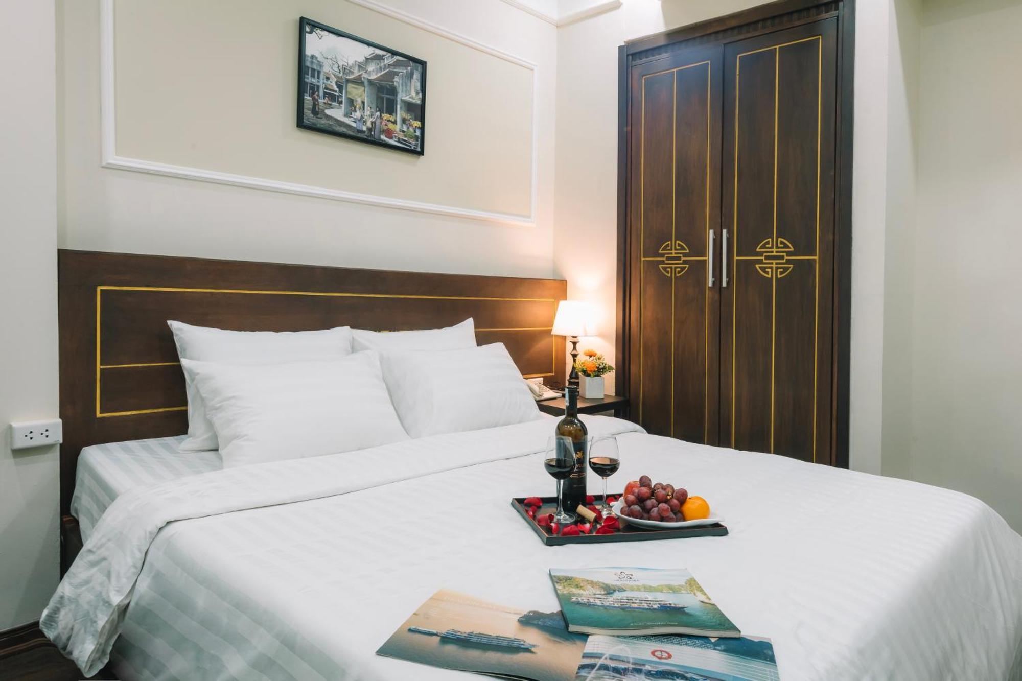 Hanoi Lake View Hotel & Spa