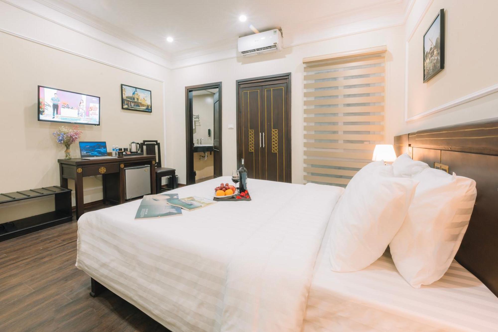 Hanoi Lake View Hotel & Spa