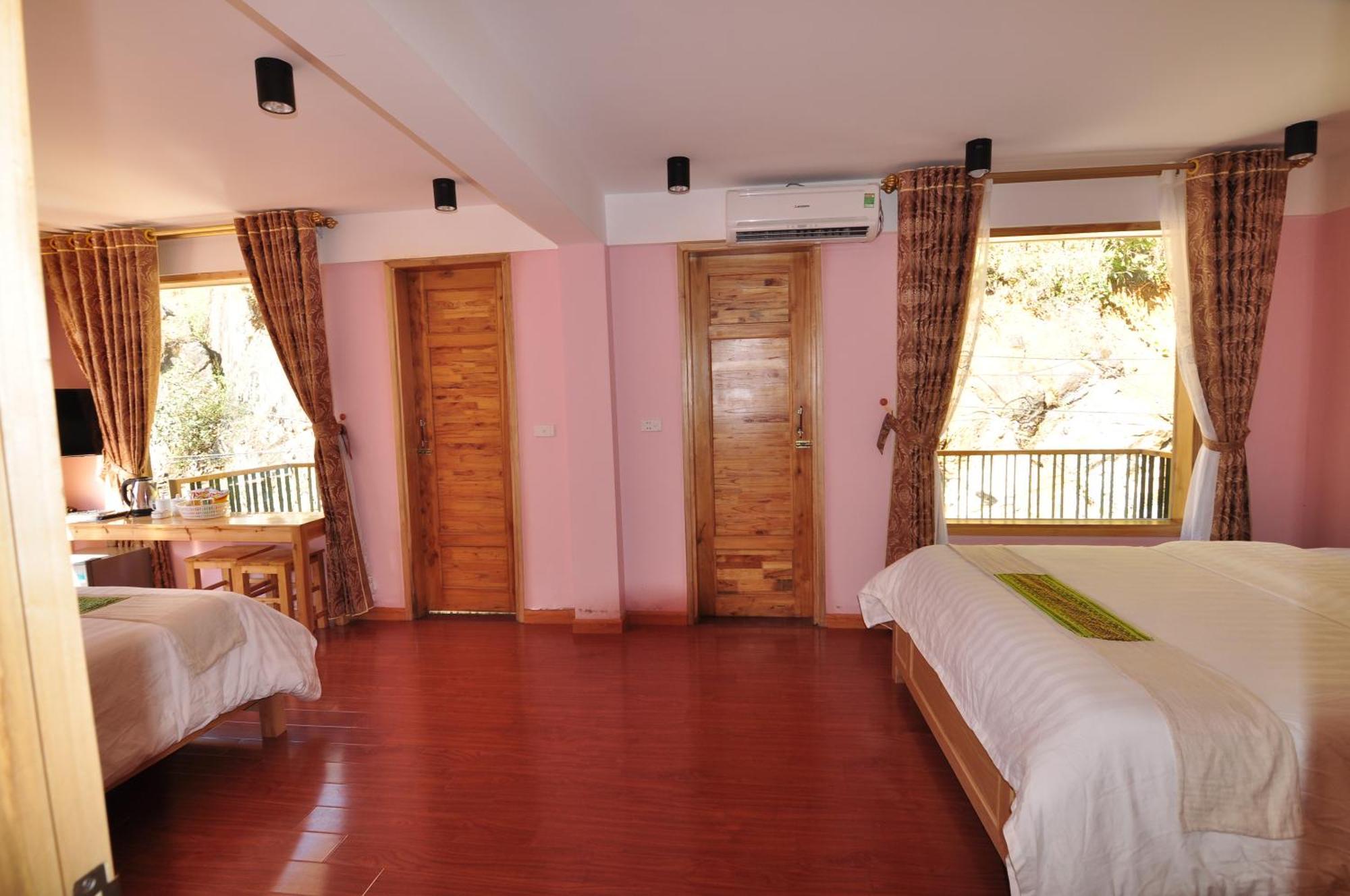 Hotel Scenery 2*