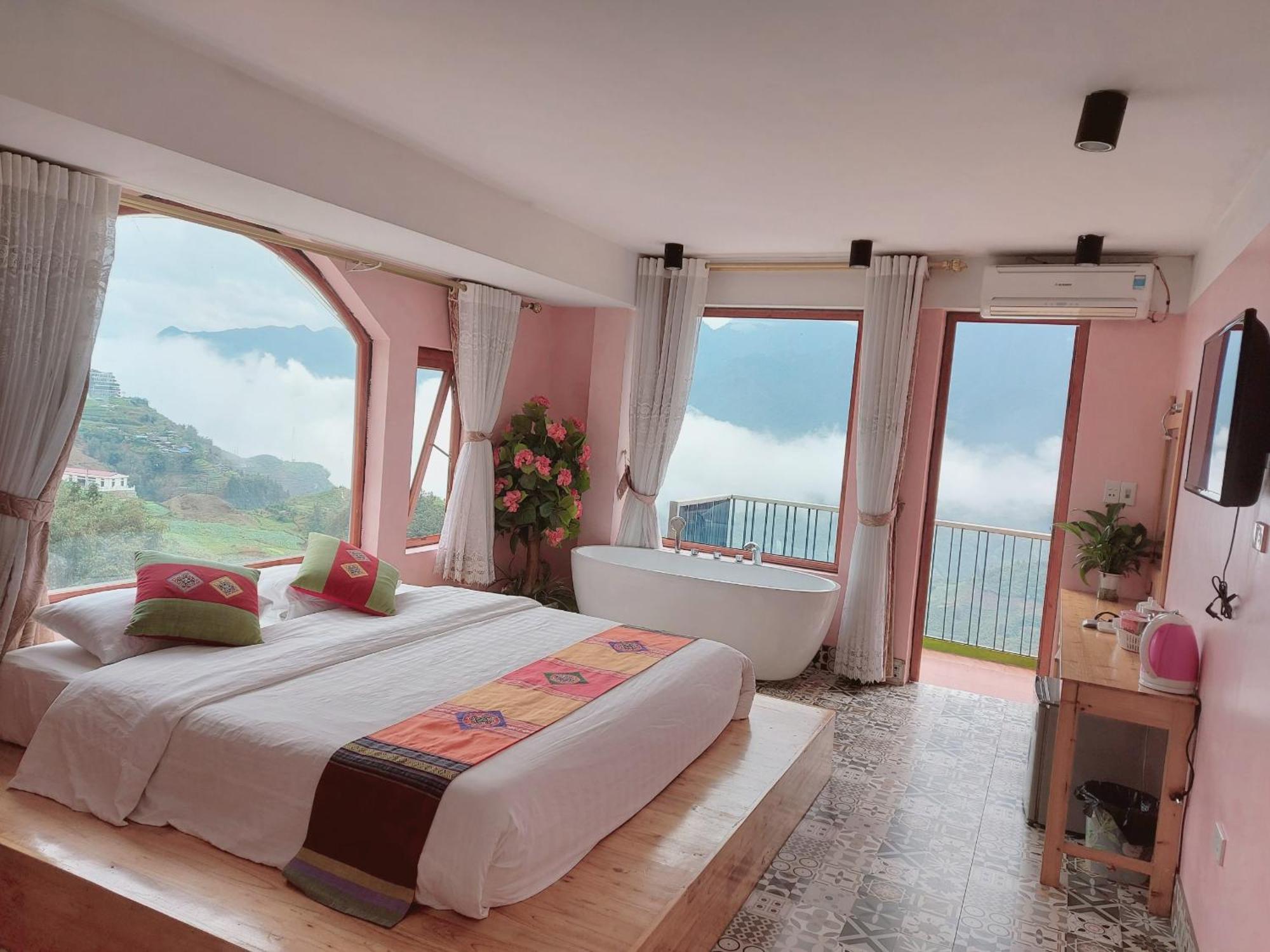 Scenery Hotel