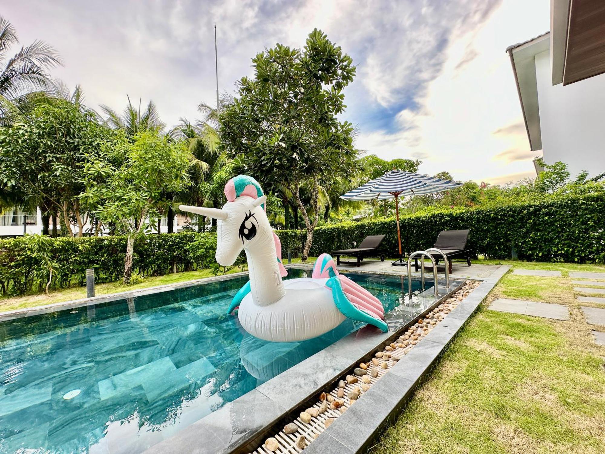 Villa West Private Swimming Pool