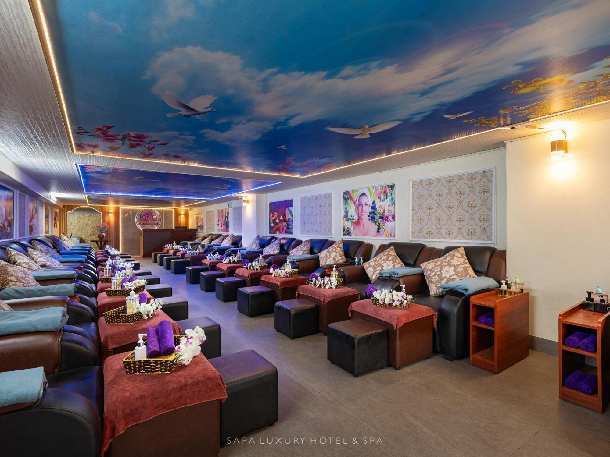 Luxury & Hotel