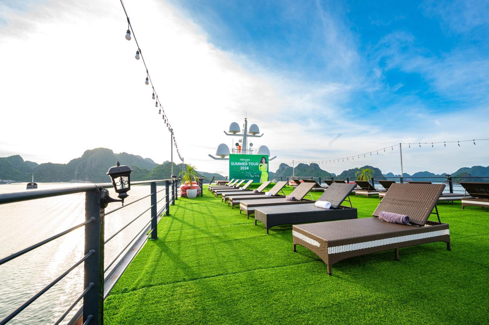 Botel Velar Of The Sea Ha Long
