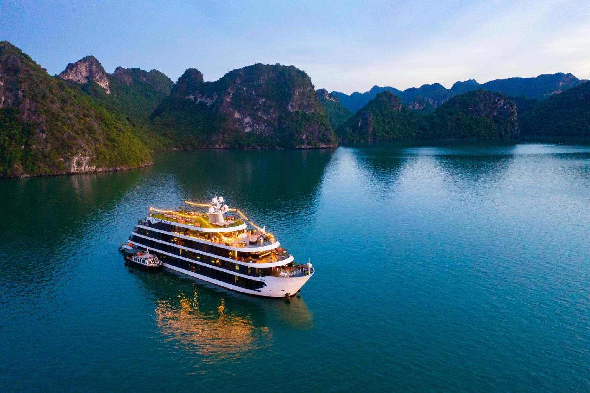 Velar Of The Sea Botel 5*