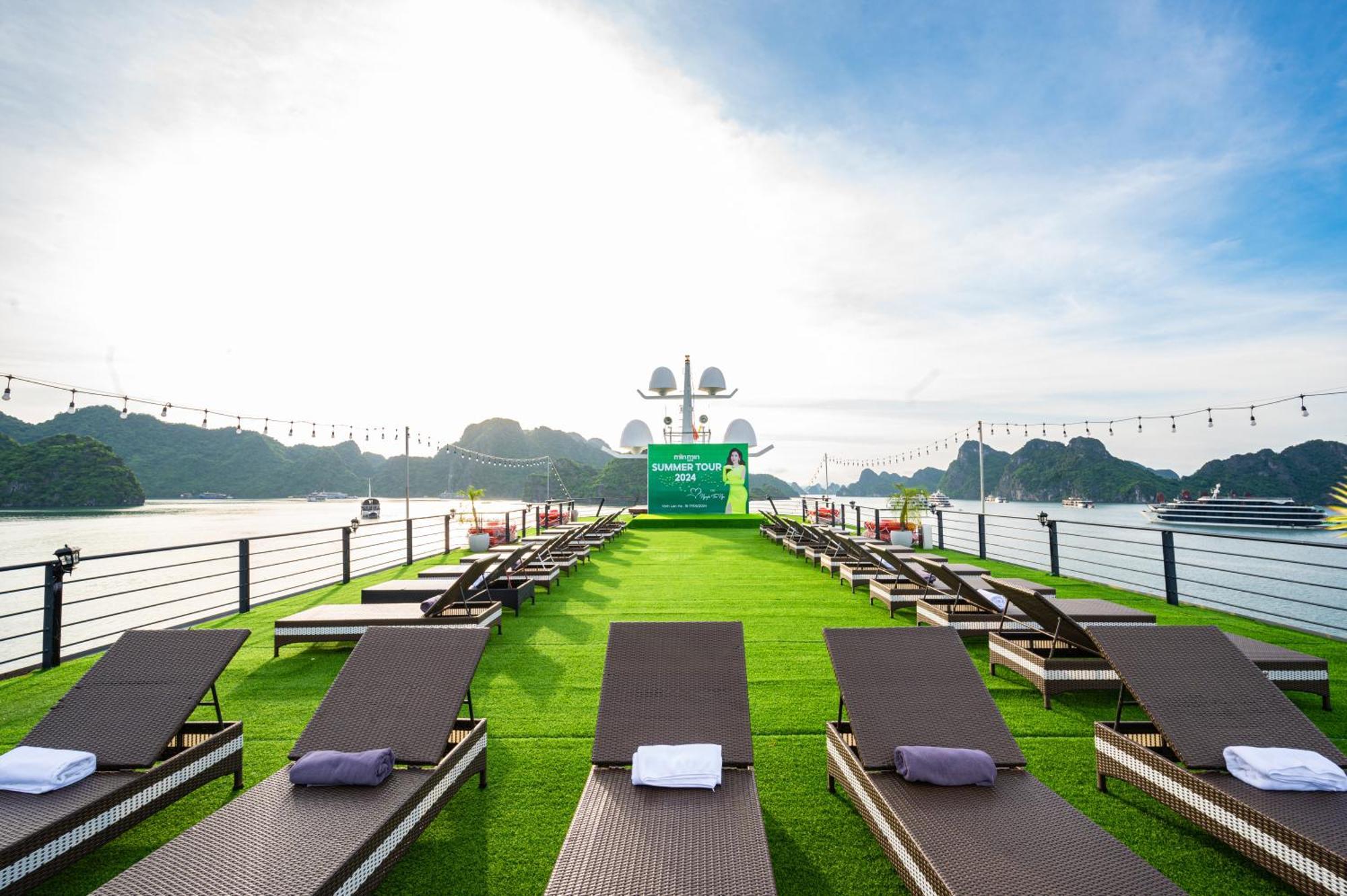 Botel Velar Of The Sea Ha Long