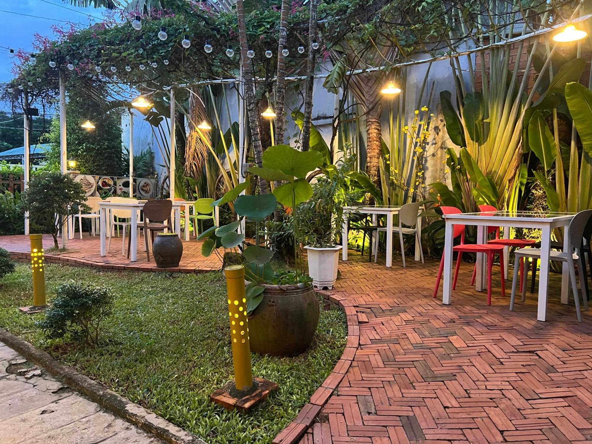 Tropical Garden