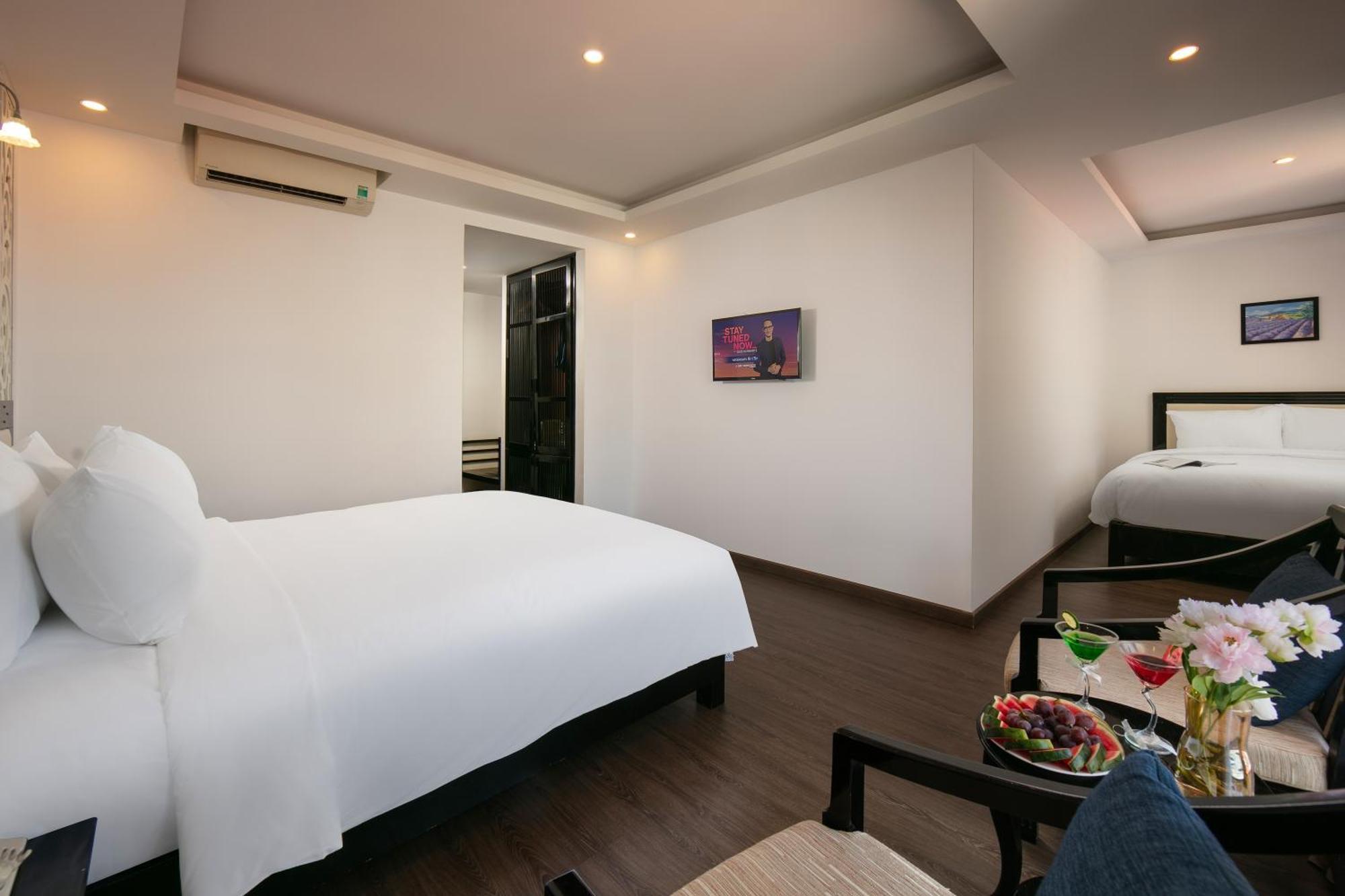 Golden Hotel