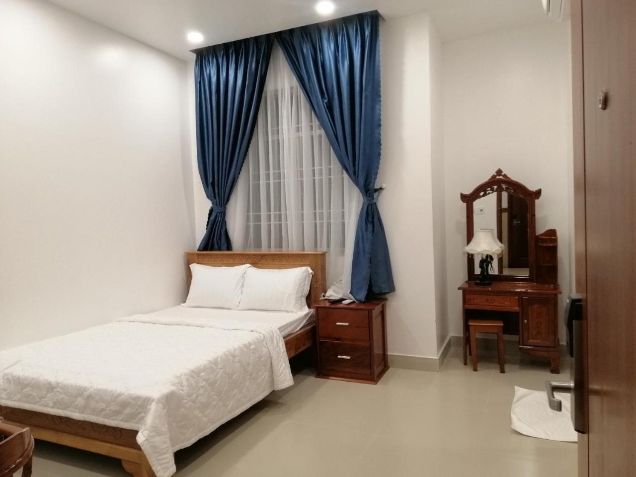 Tuyết Hiển Khách sạn 2*