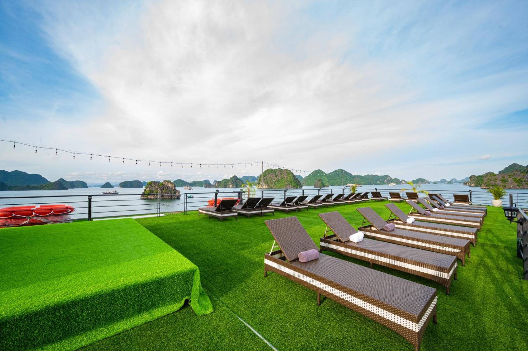 Venus Halong Cruises  5*